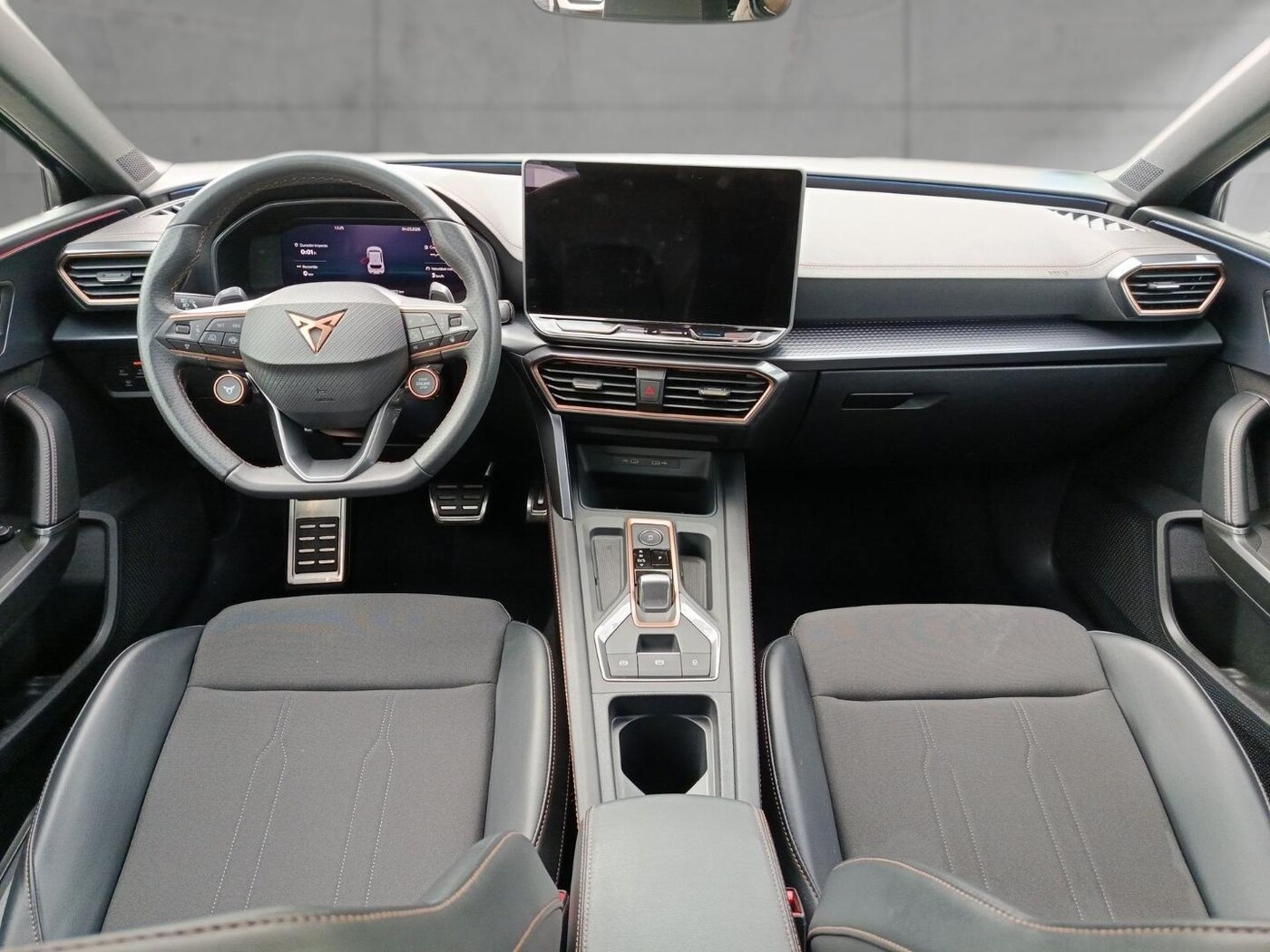 CUPRA Leon Sportstourer 1.5 eTSI DSG 110 kW (150 CV) — photo 4
