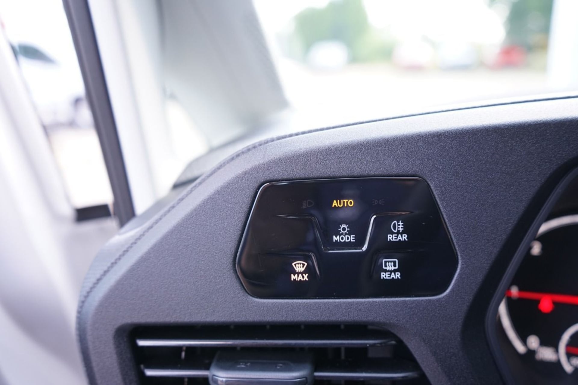 Volkswagen Caddy Kombi Basis-Modell
