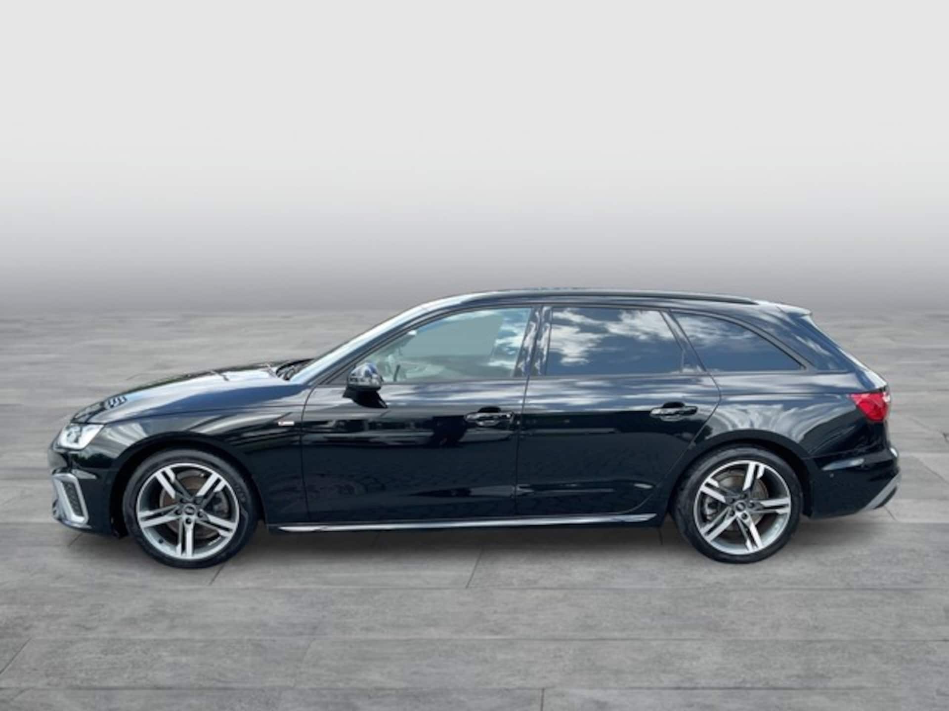 Audi A4 Avant S line