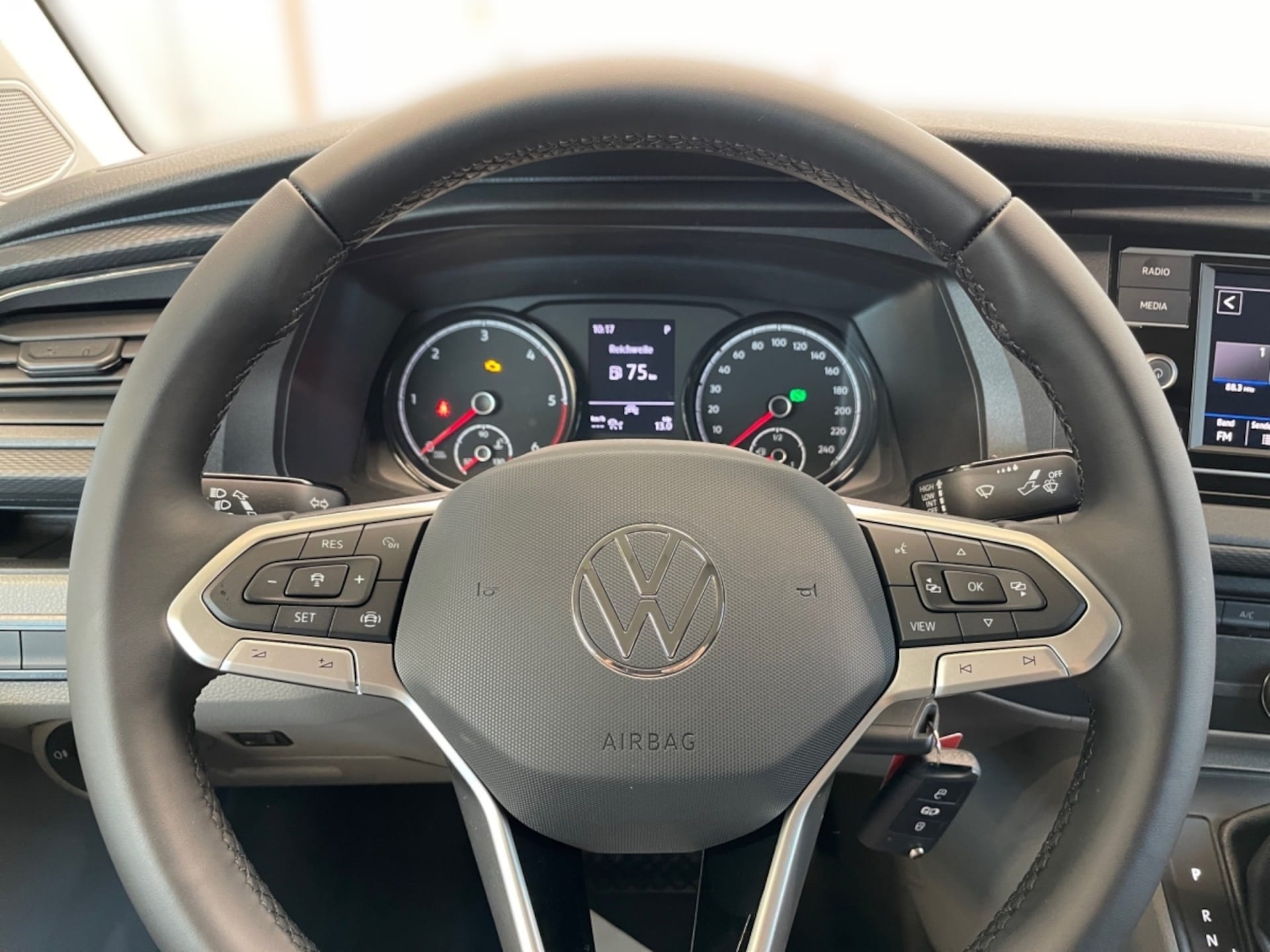Volkswagen T6.1 Transporter Kasten langer Radstand