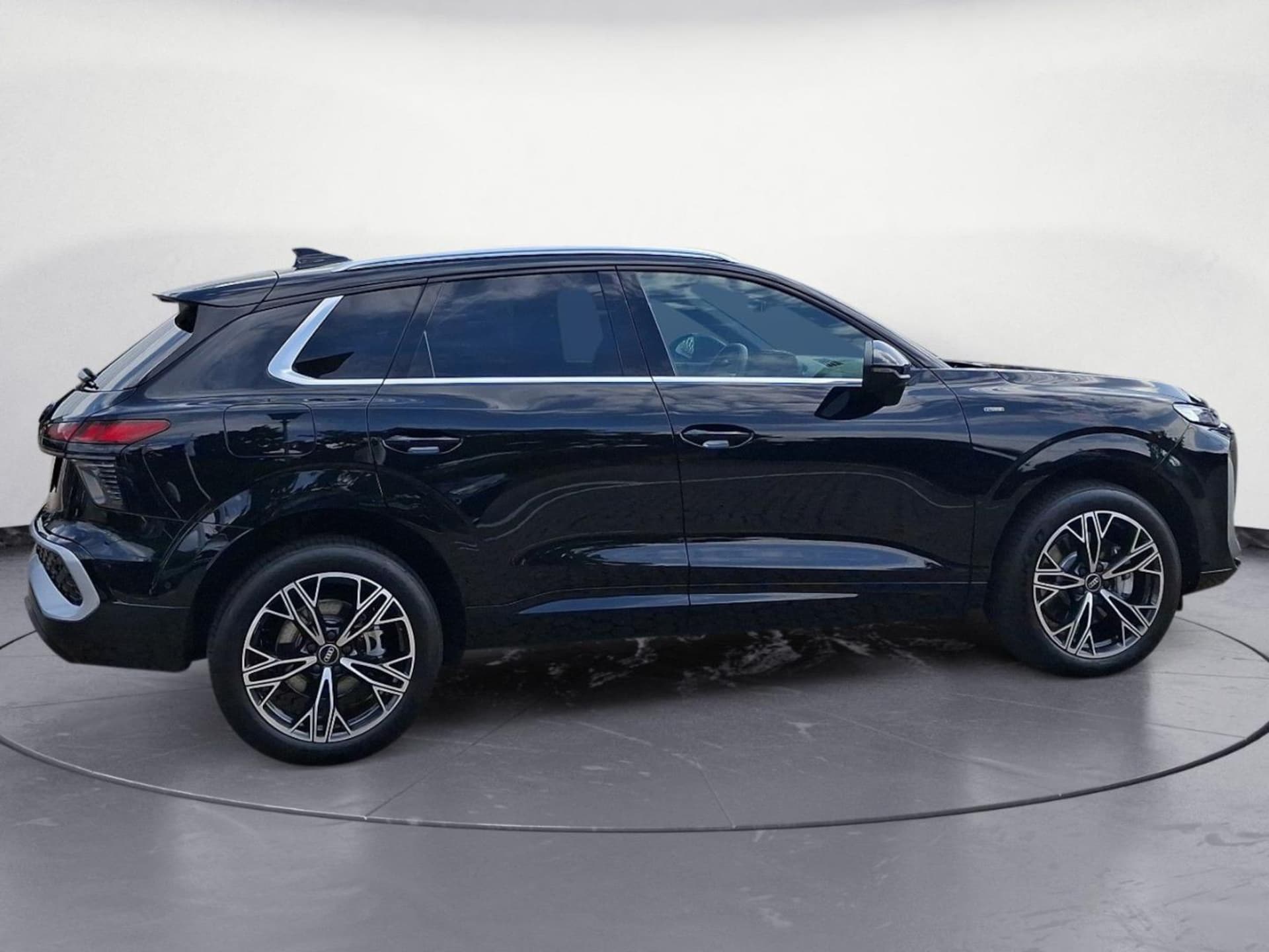 Audi Q3 SUV e-hybrid
