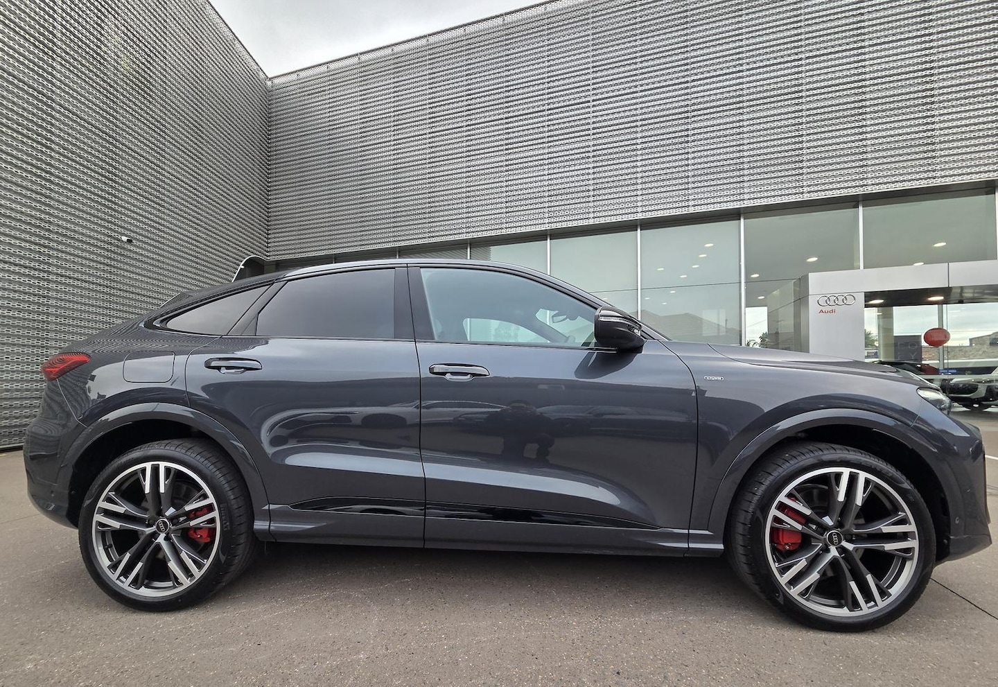 Image about Audi Q5 Sportback e-hybrid quattro S tronic