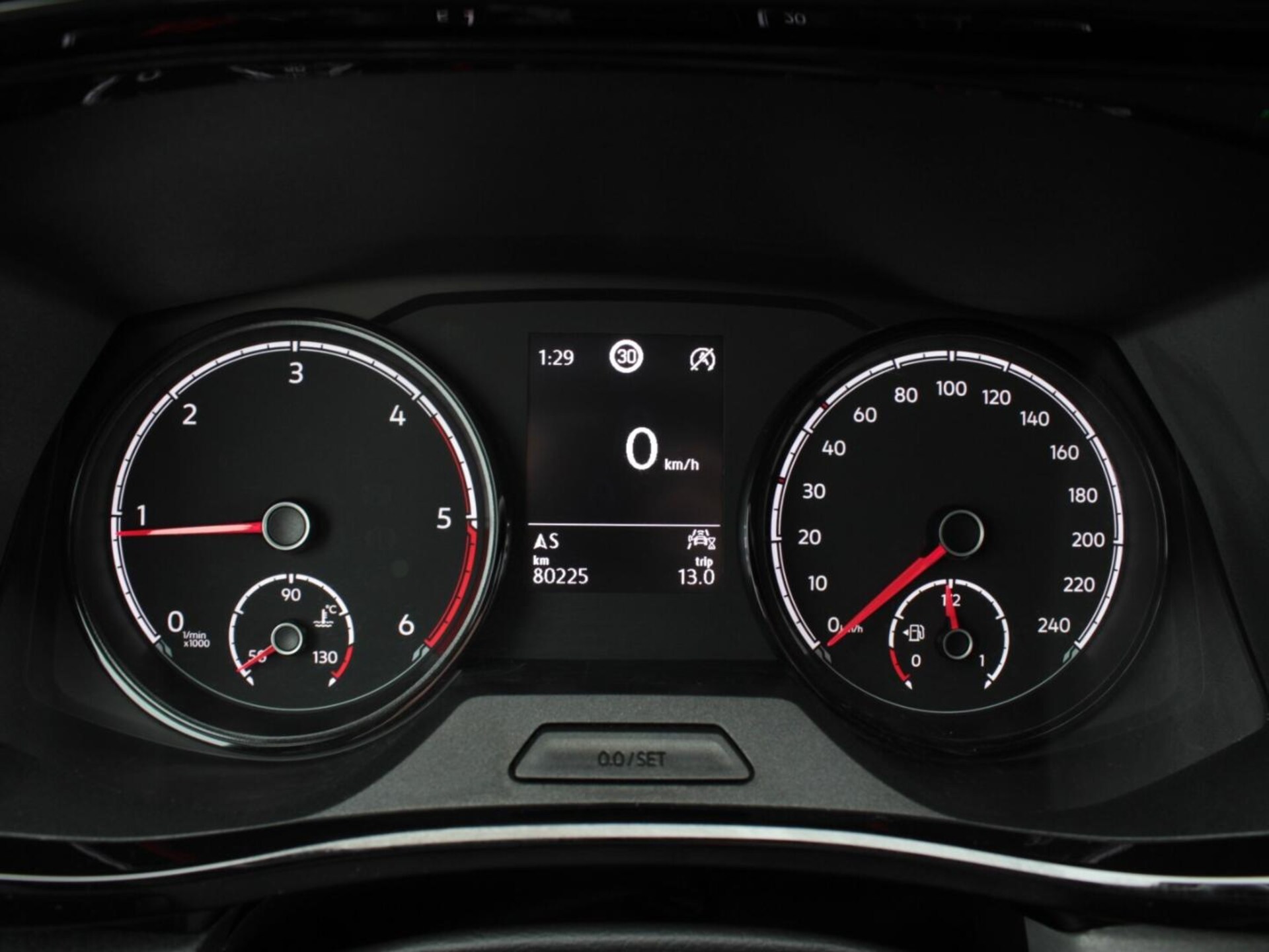 Volkswagen Caravelle 6.1 długi roztaw osi SE