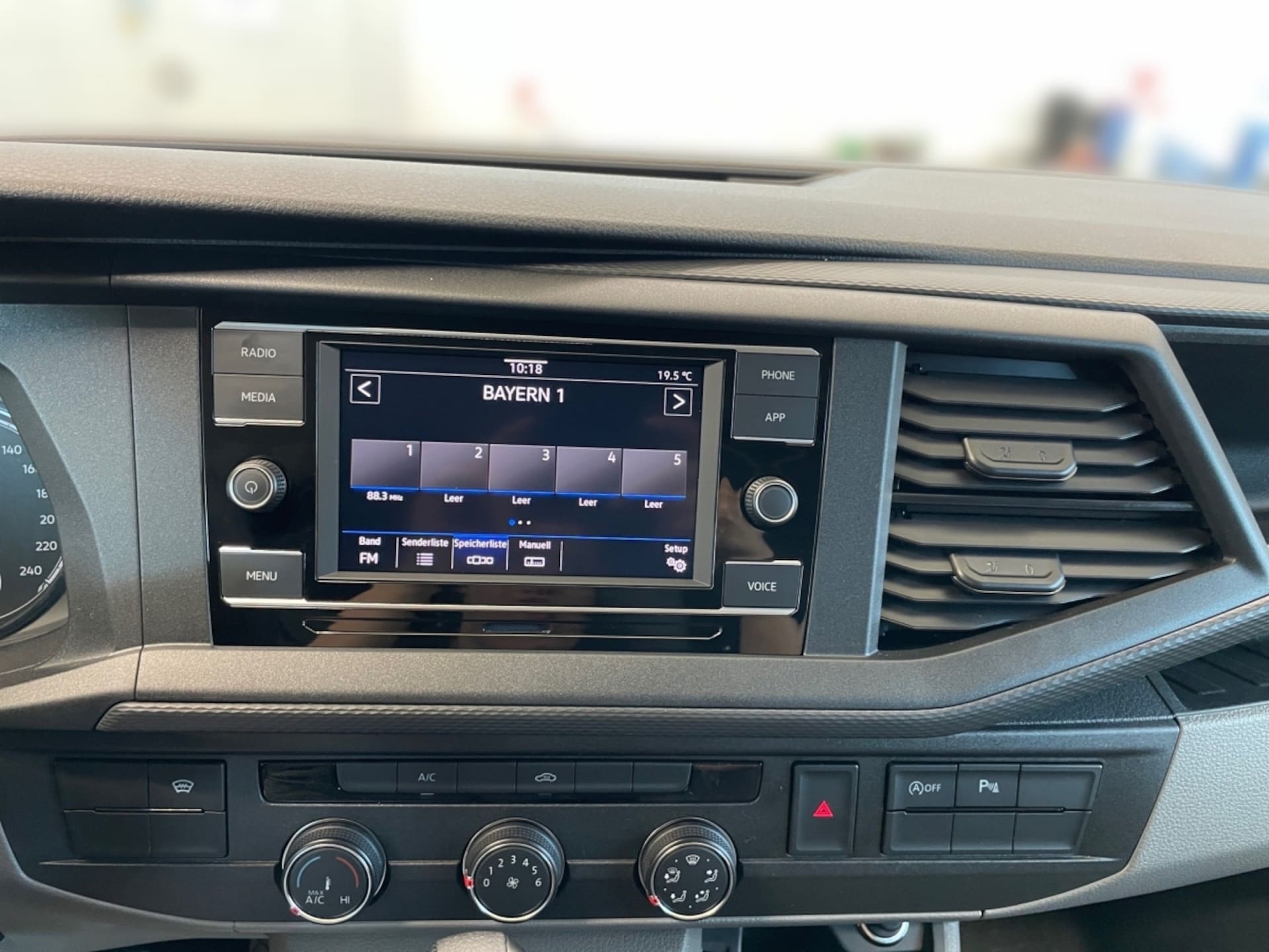Volkswagen T6.1 Transporter Kasten langer Radstand