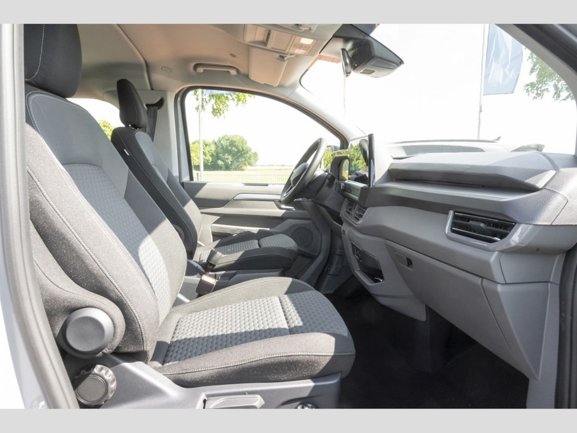 Volkswagen Caravelle langer Radstand Life