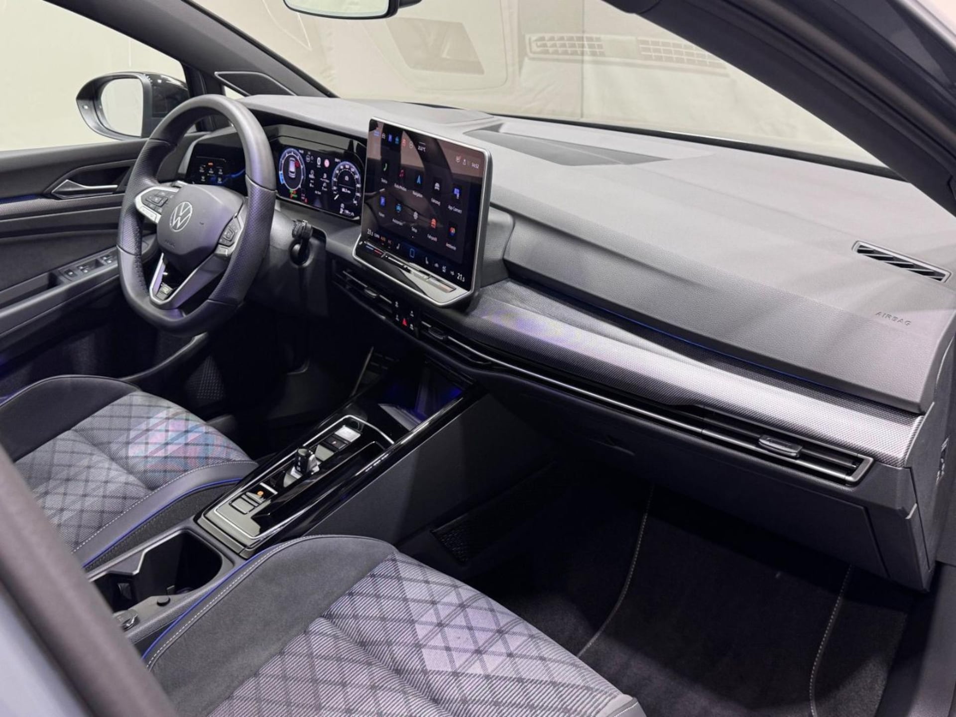 Volkswagen Golf R-Line