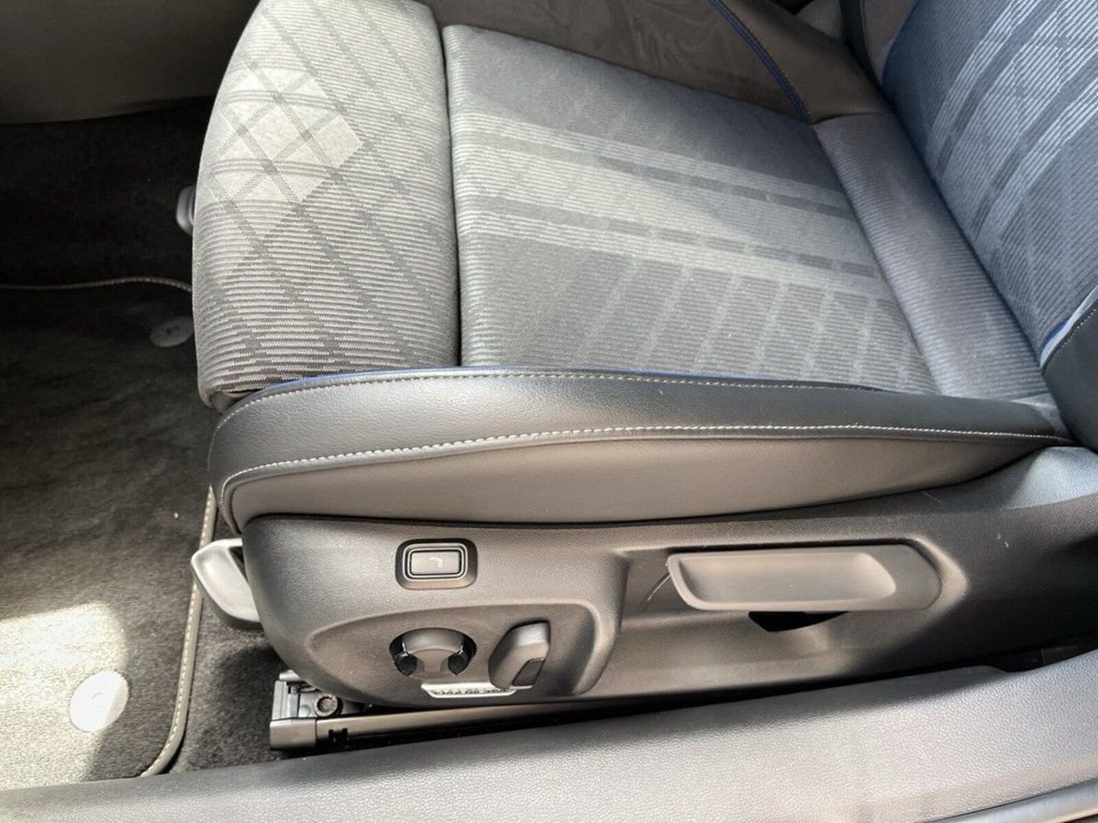 Volkswagen Passat – Bild 21