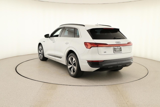 2024 Audi Q8 e-tron