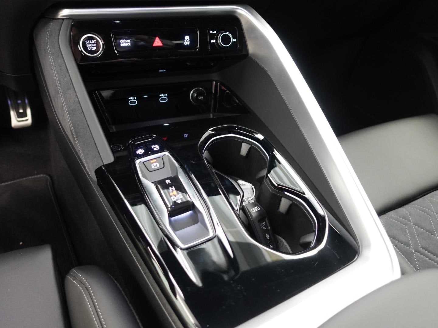 Bild über Audi Q5 SUV TFSI quattro 150 kW S tronic - für weitere Informationen kontaktieren Sie den Audi Partner