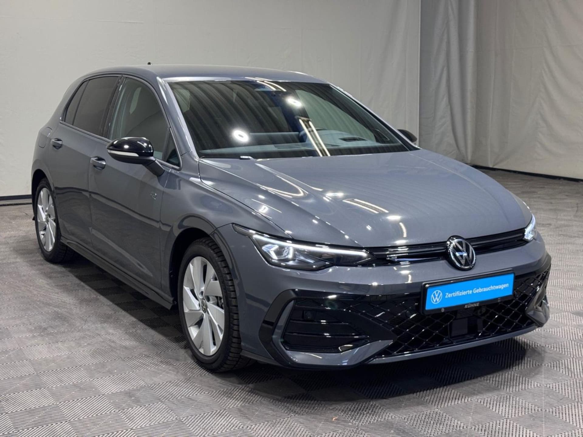 Volkswagen Golf R-Line
