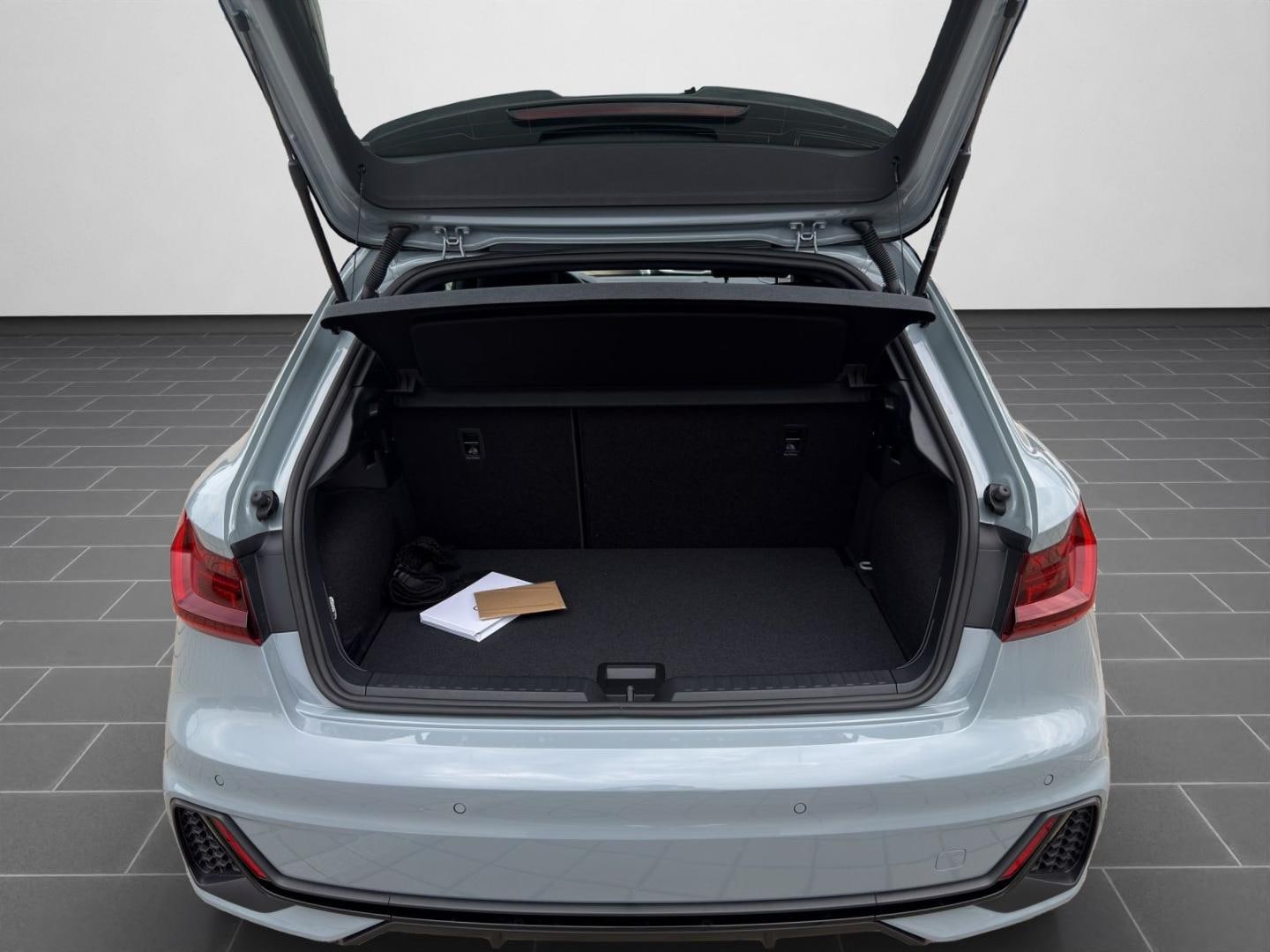 Bild über Audi A1 Sportback S line 30 TFSI S tronic - für weitere Informationen kontaktieren Sie den Audi Partner