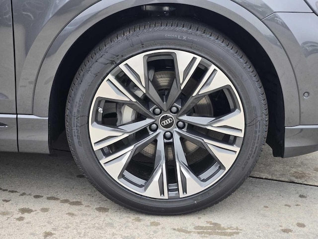 2026 Audi Q8 Premium Plus - Photo 7
