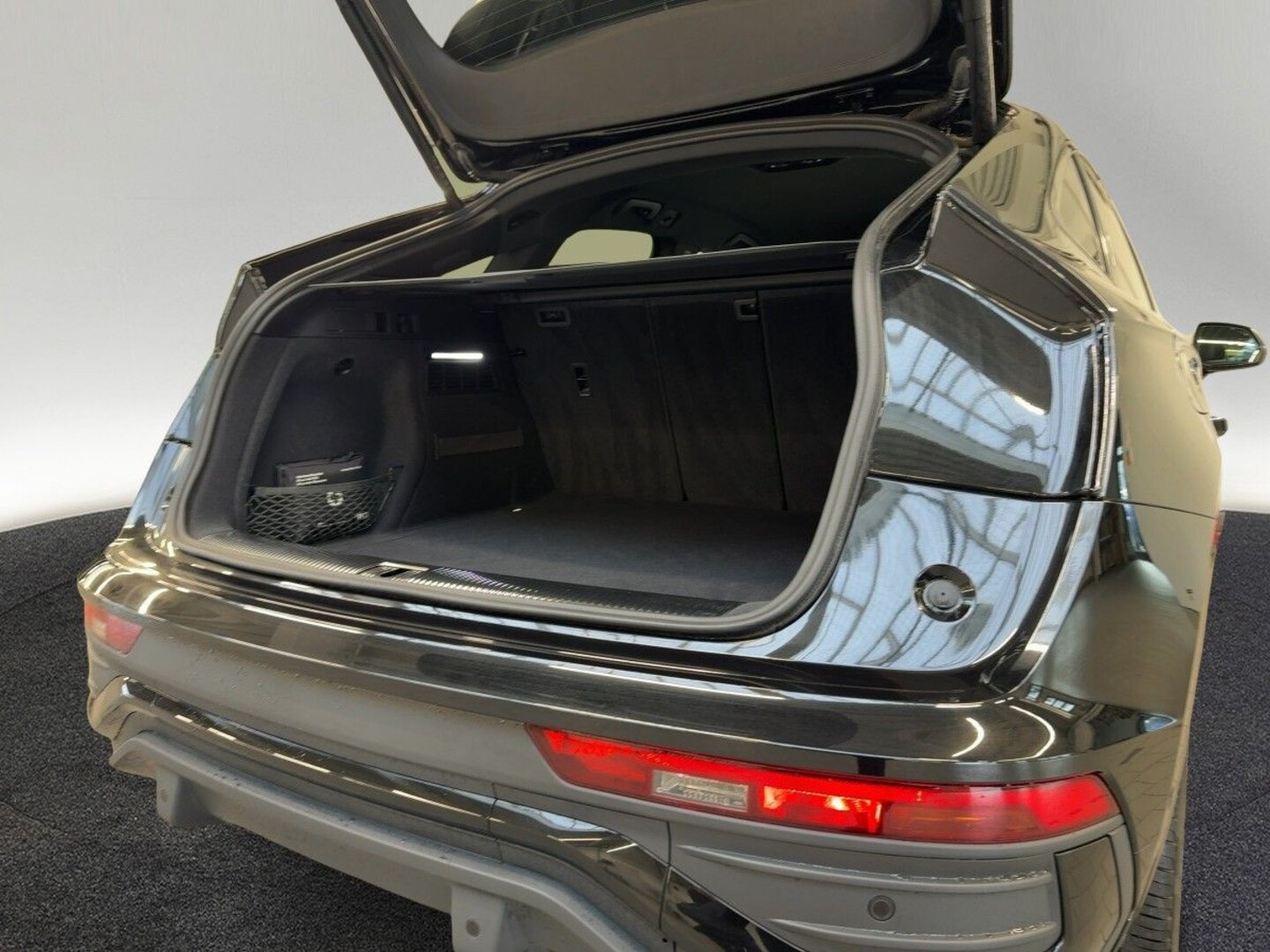 Bild über Audi Q5 Sportback 40 TDI quattro S tronic - für weitere Informationen kontaktieren Sie den Audi Partner