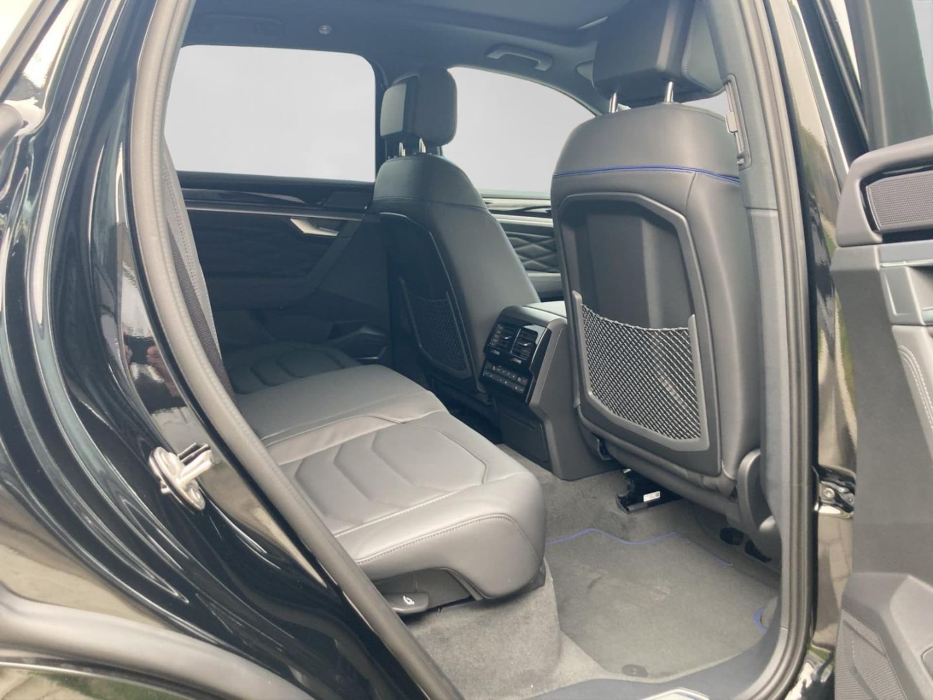 Volkswagen Touareg R