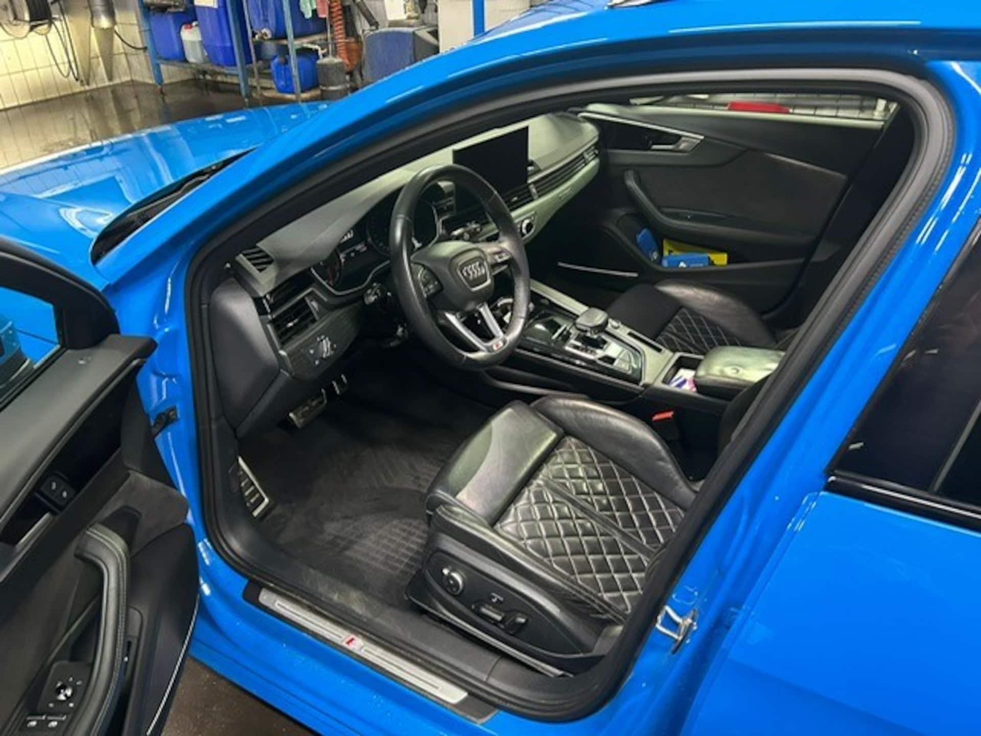 Audi A4 Avant S line