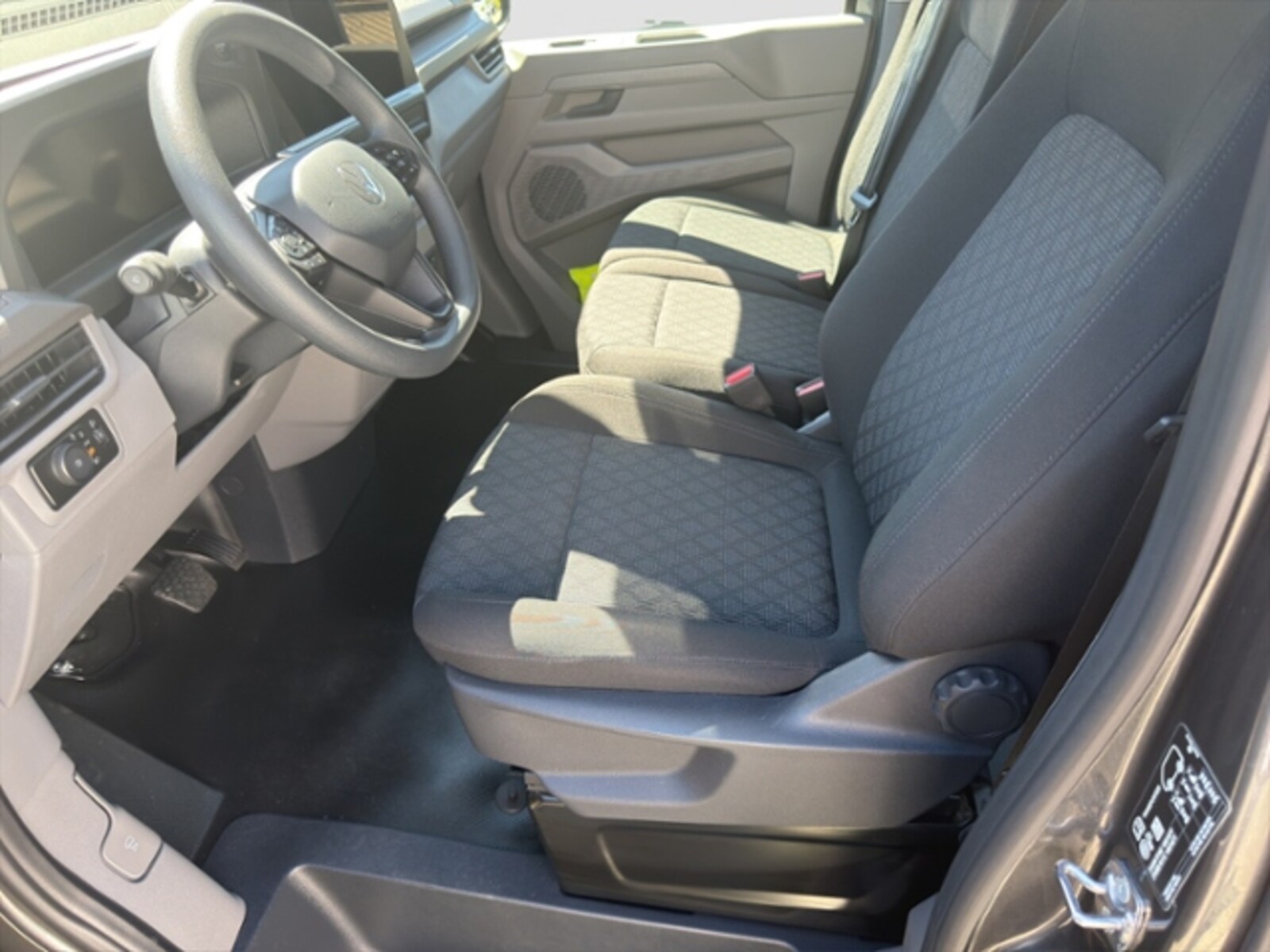 Volkswagen Transporter Kombi langer Radstand – Bild 10