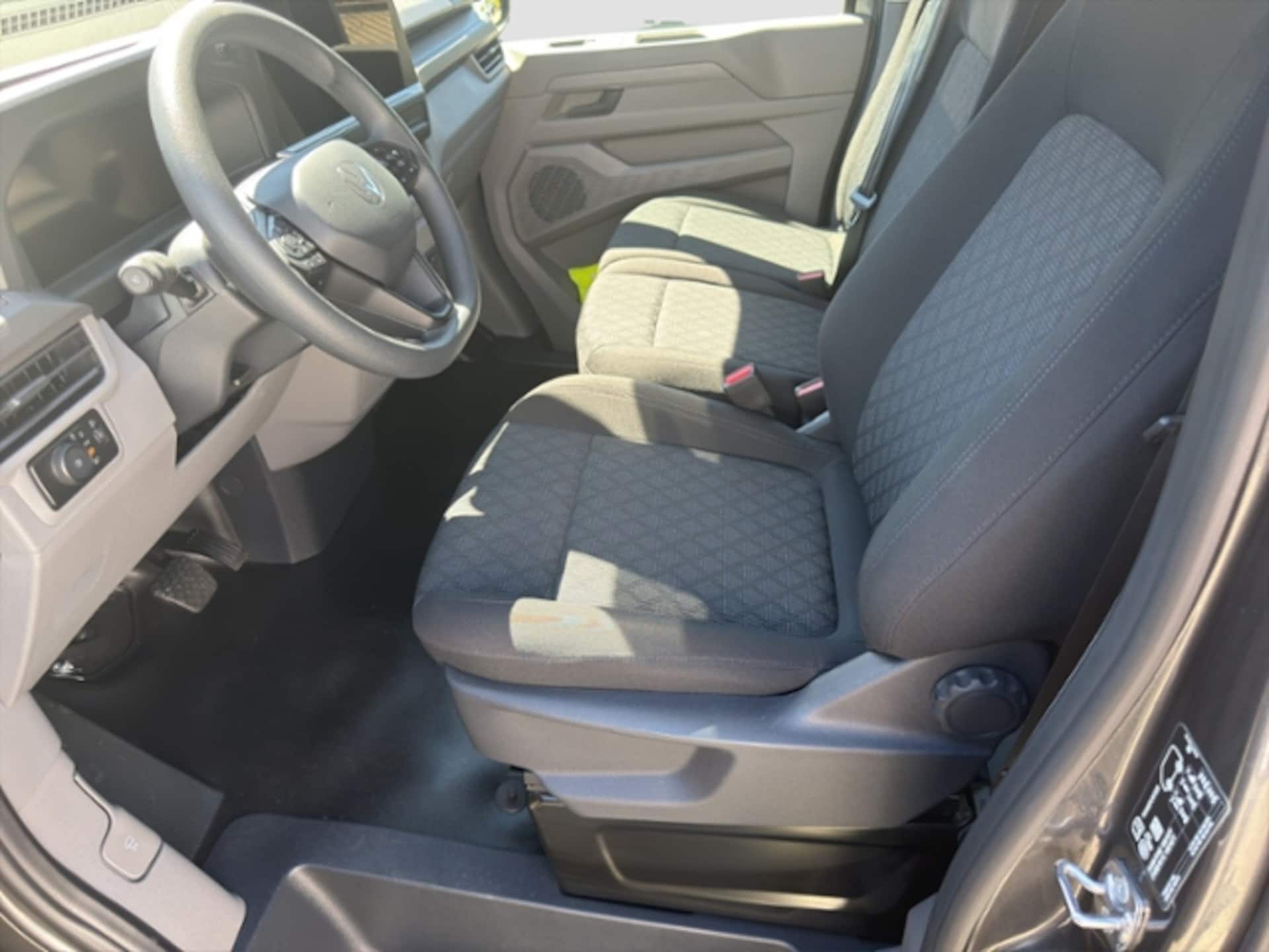 Volkswagen Transporter Kombi langer Radstand
