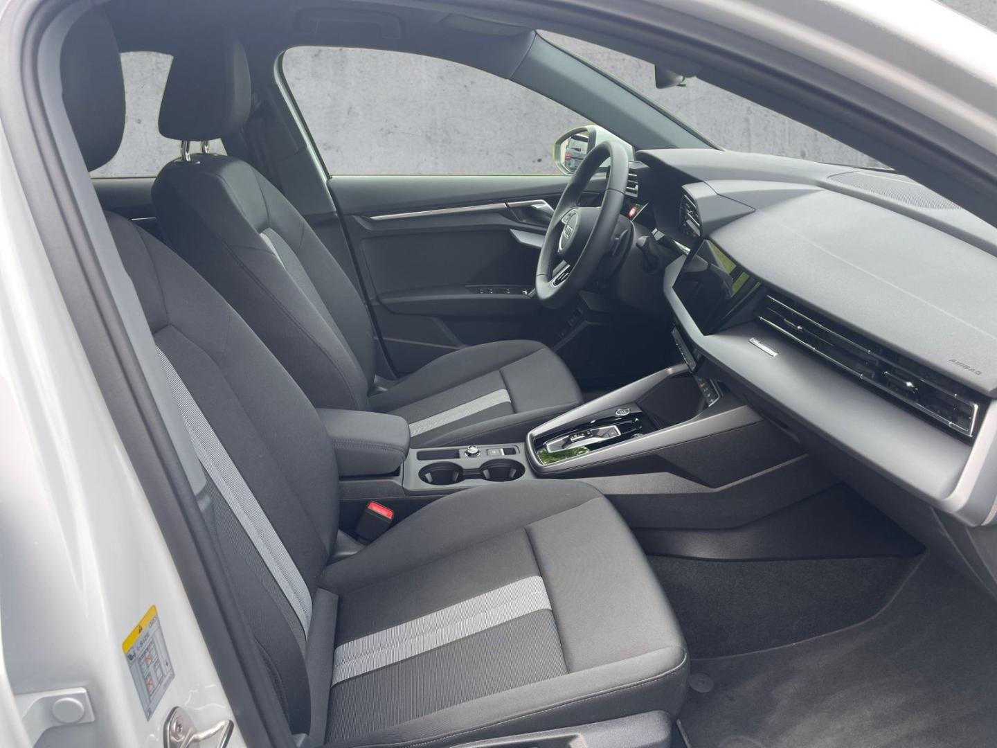 Bild über Audi A3 allstreet TFSI e 40 TFSI e S tronic - für weitere Informationen kontaktieren Sie den Audi Partner