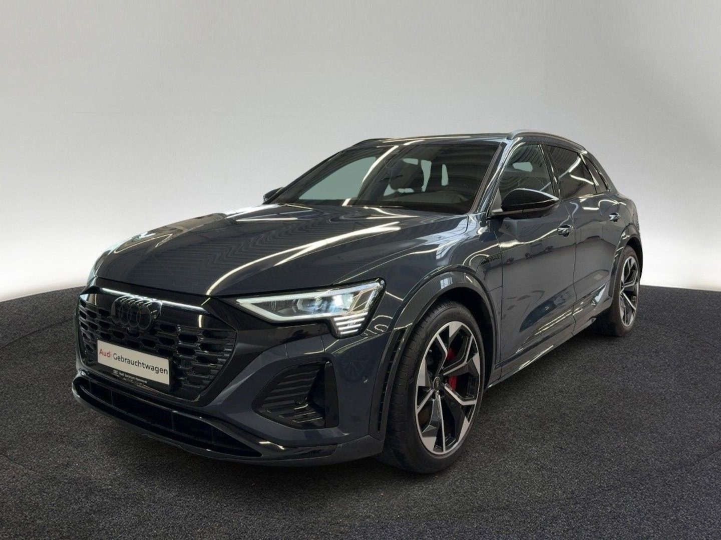 Bild über Audi SQ8 e-tron e-tron quattro - für weitere Informationen kontaktieren Sie den Audi Partner