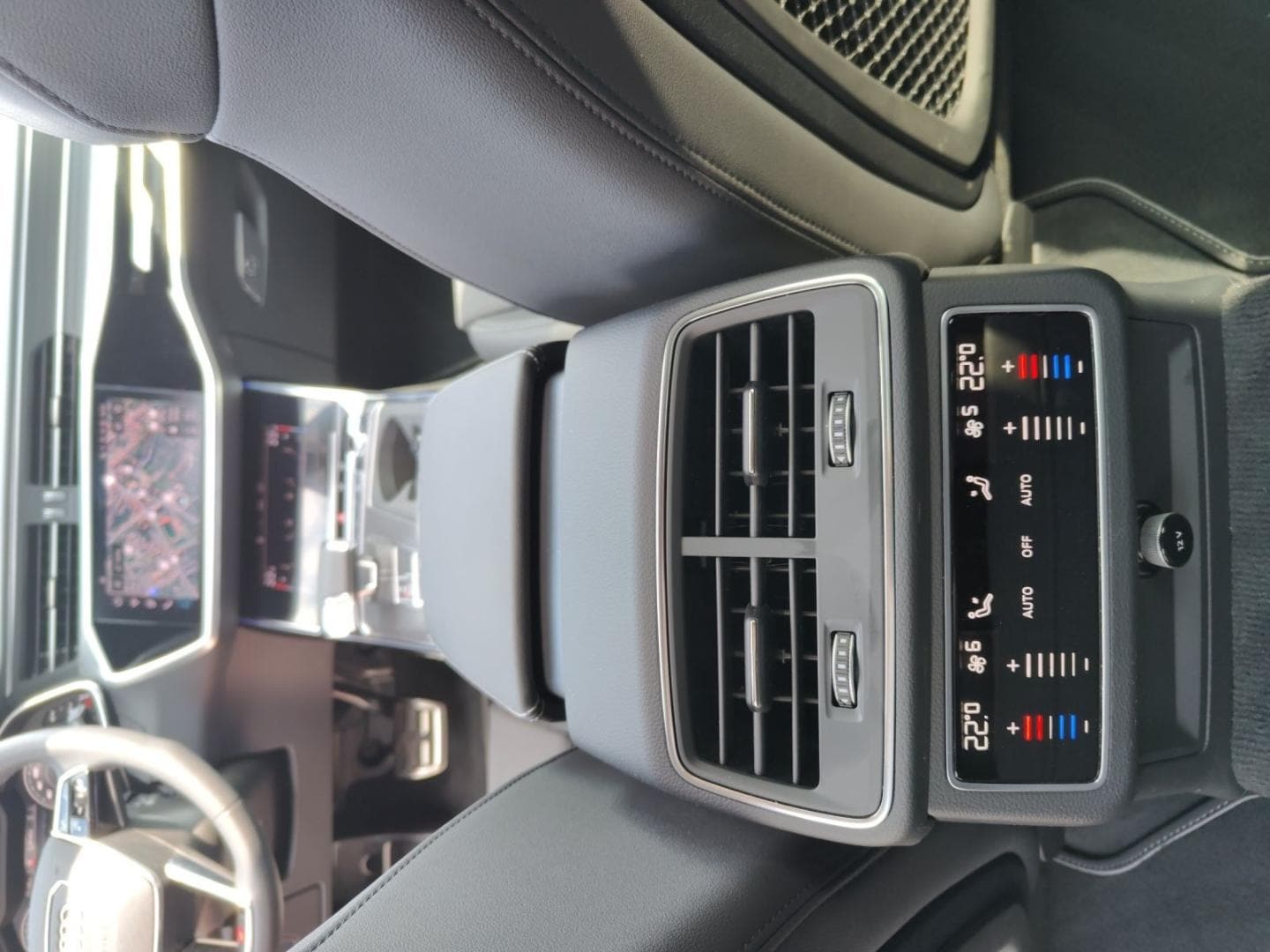 Bild über Audi S6 Avant TDI quattro tiptronic - für weitere Informationen kontaktieren Sie den Audi Partner
