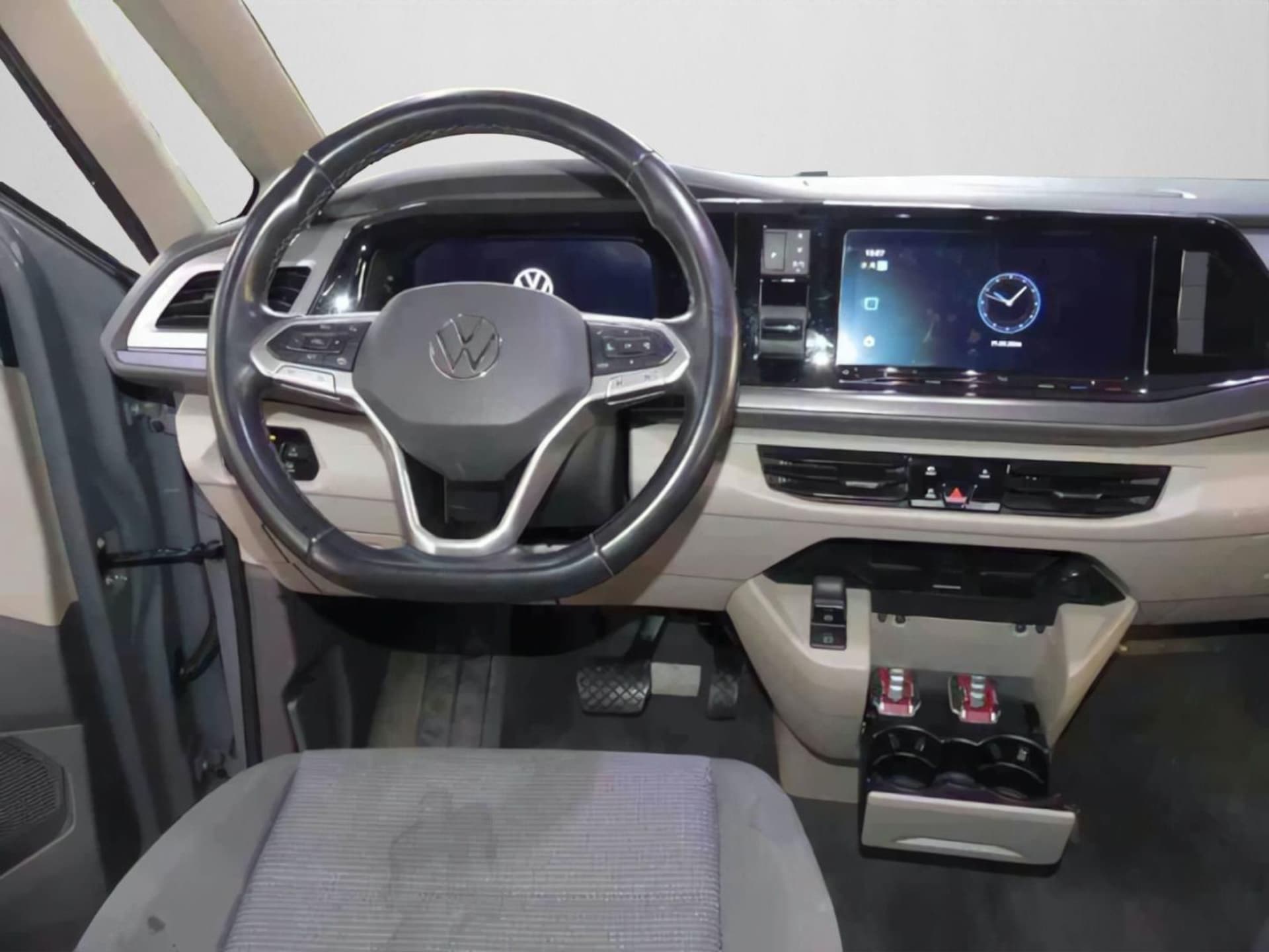 Volkswagen Multivan Basis-Modell