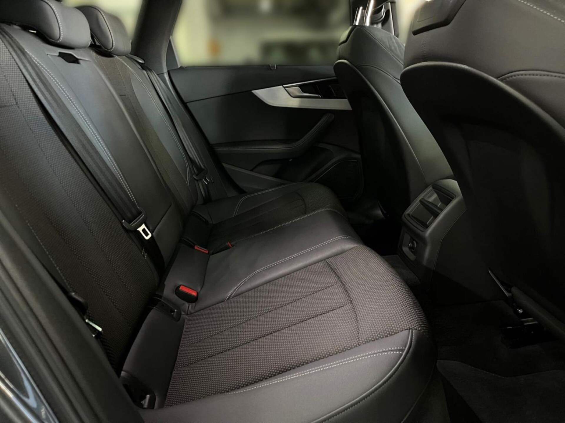Audi A4 Avant S line