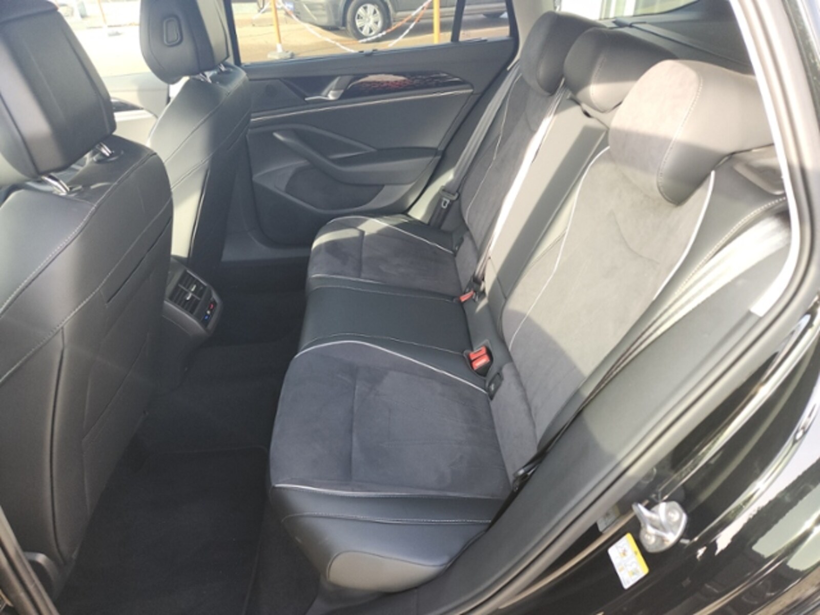 Volkswagen Passat – Bild 12