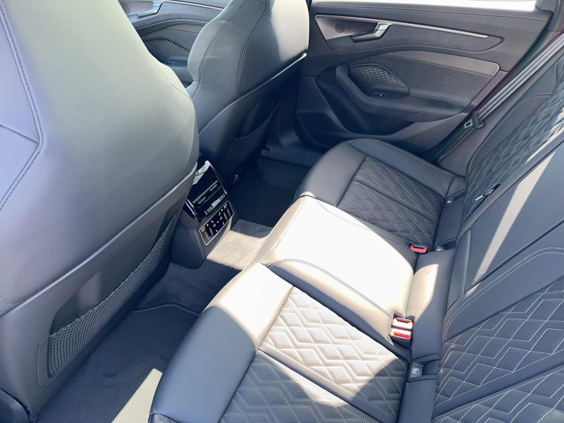 Audi A6 Avant edition one