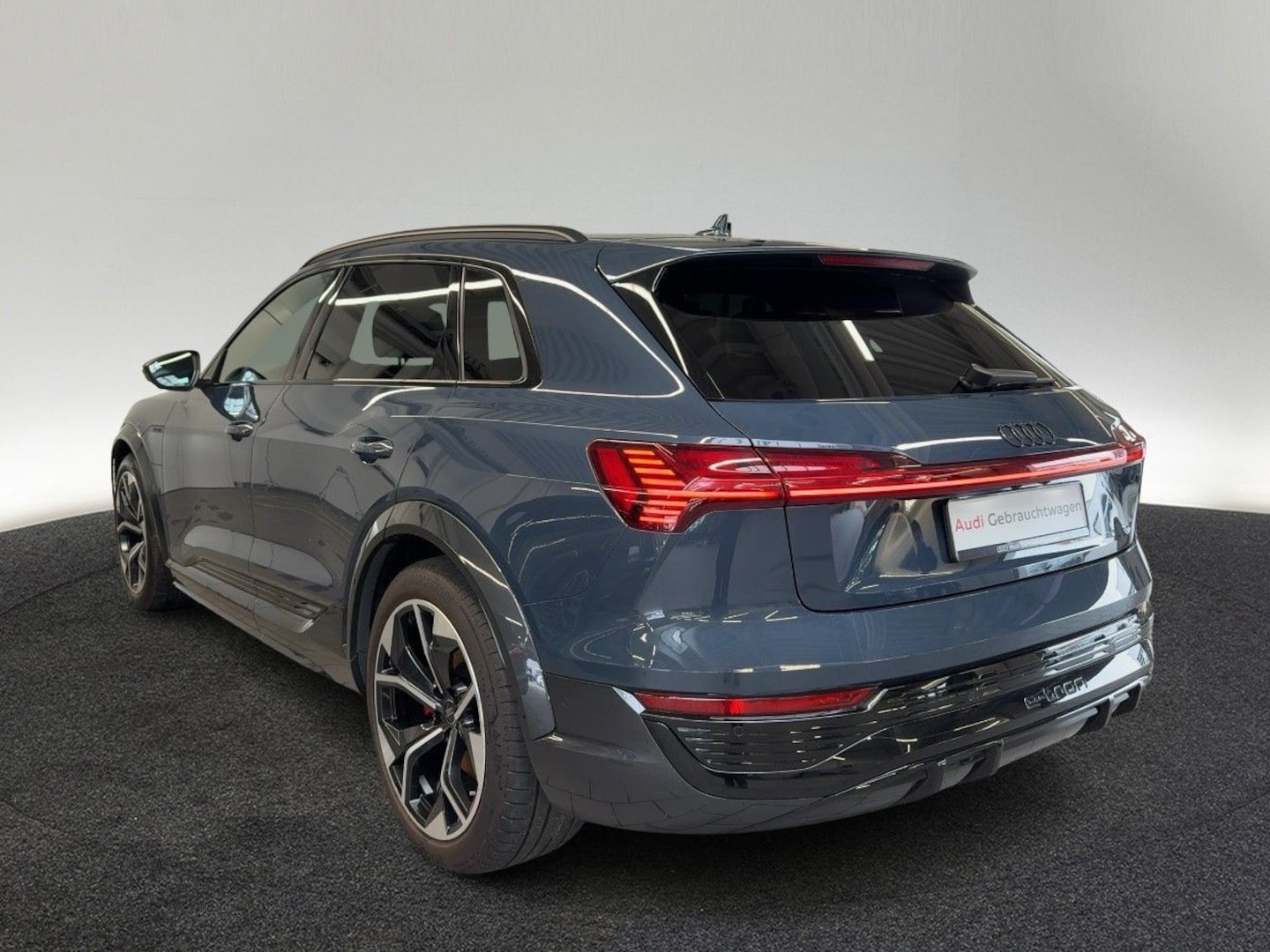 Bild über Audi SQ8 e-tron e-tron quattro - für weitere Informationen kontaktieren Sie den Audi Partner