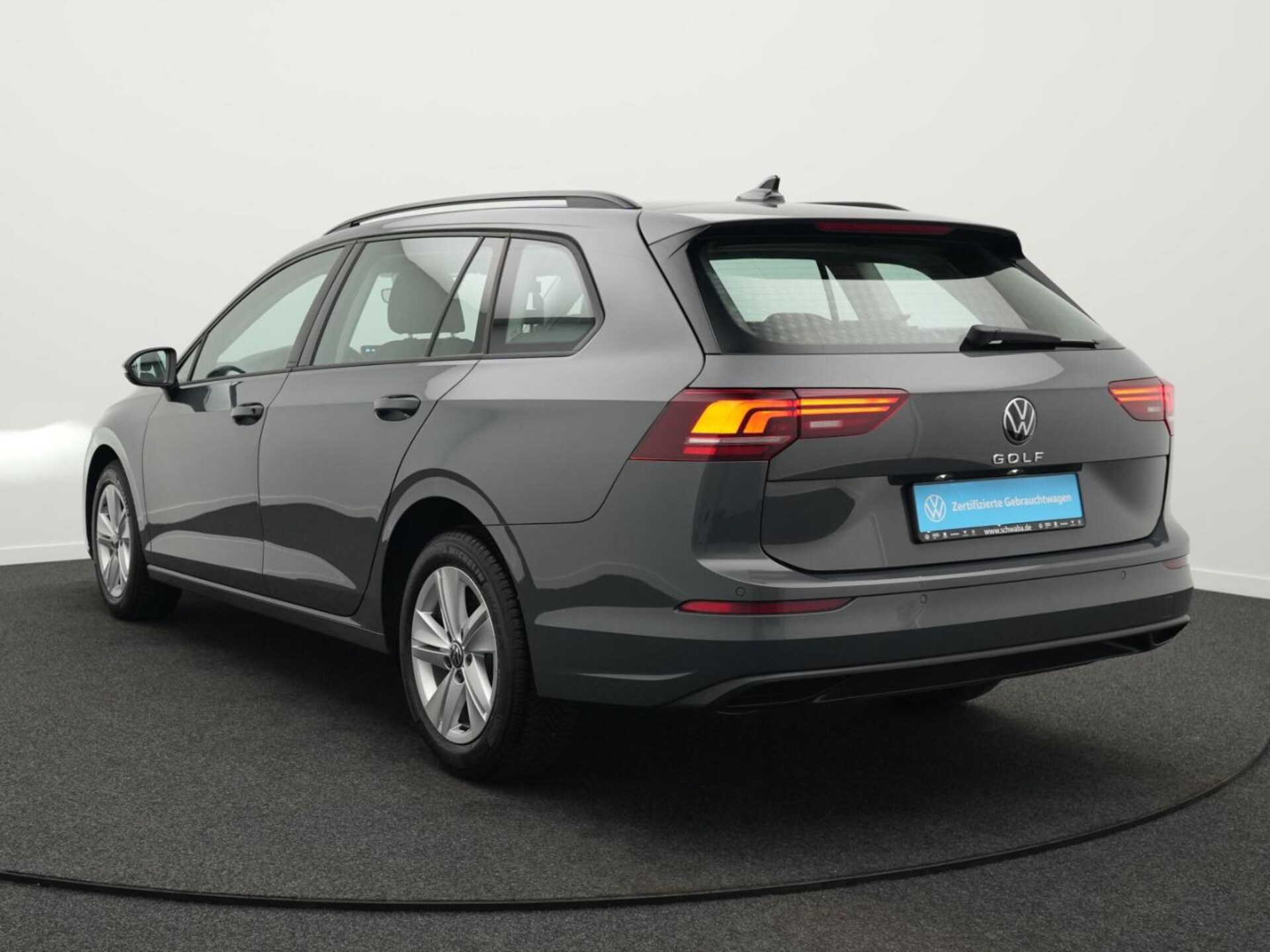 Volkswagen Golf Variant Life