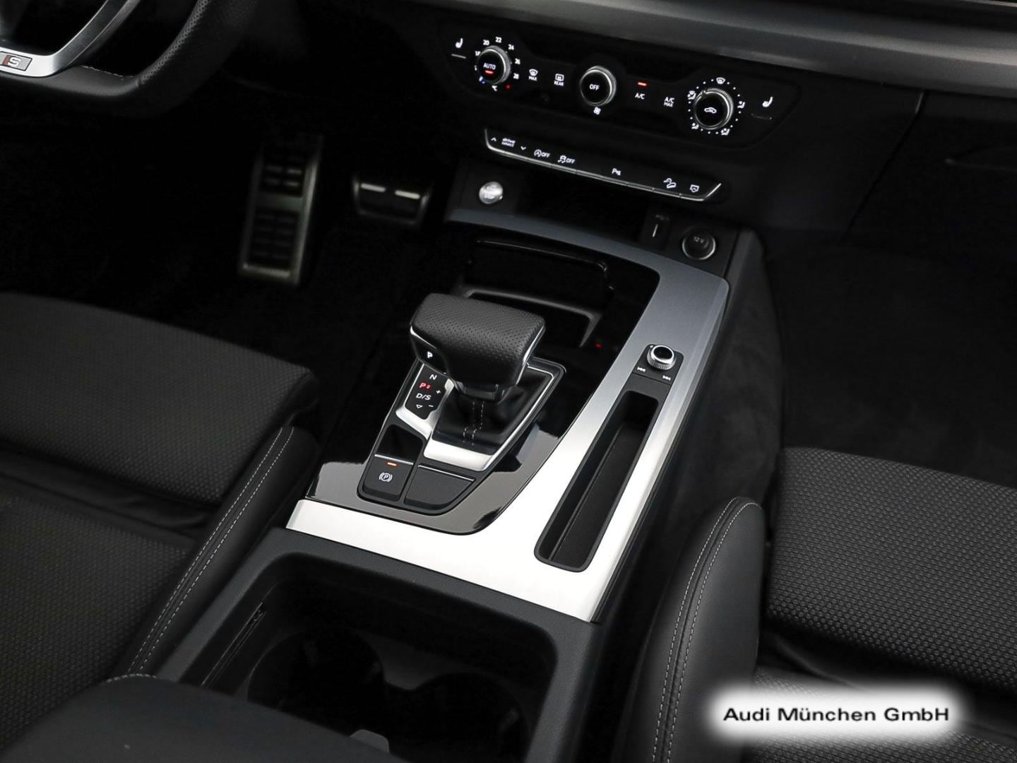 Bild über Audi Q5 40 TFSI quattro S tronic - für weitere Informationen kontaktieren Sie den Audi Partner