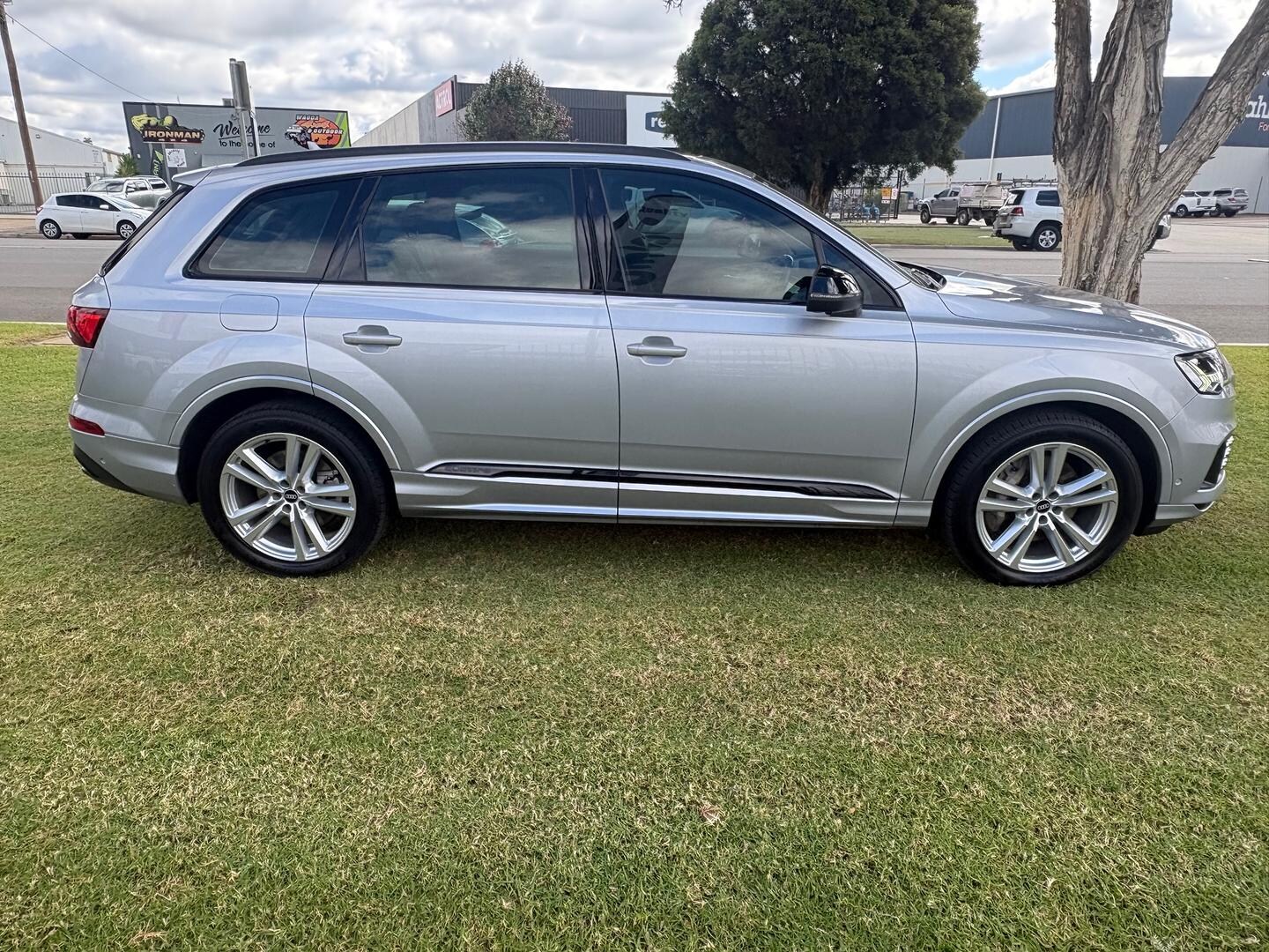 Image about Audi Q7 50 TDI quattro tiptronic