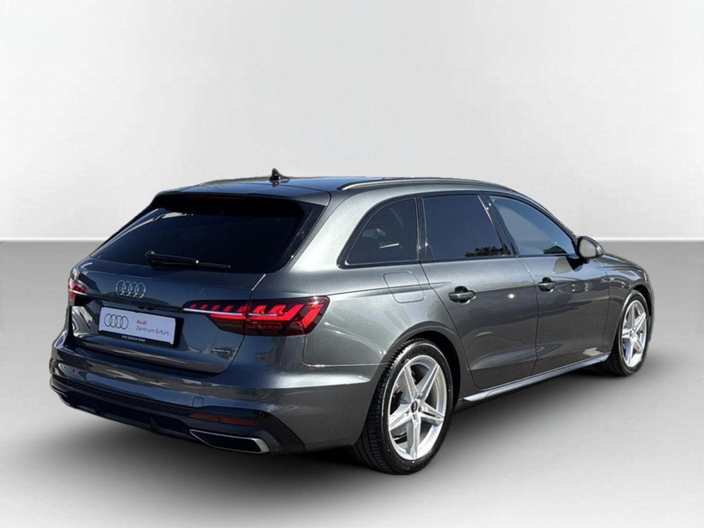 Bild über Audi A4 Avant S line 40 TFSI quattro S tronic - für weitere Informationen kontaktieren Sie den Audi Partner