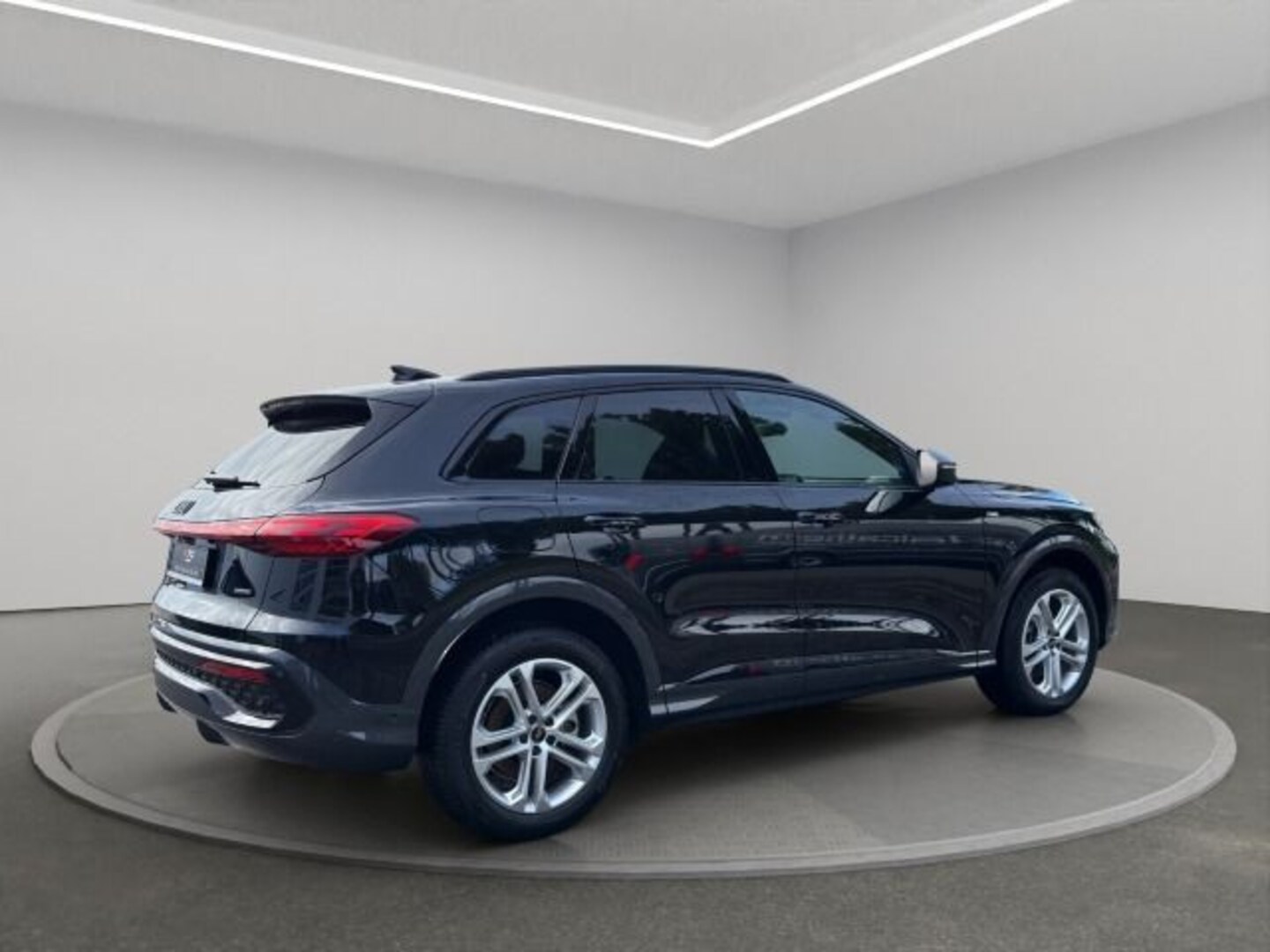 Bild über Audi Q5 SUV TDI quattro 150 kW S tronic - für weitere Informationen kontaktieren Sie den Audi Partner