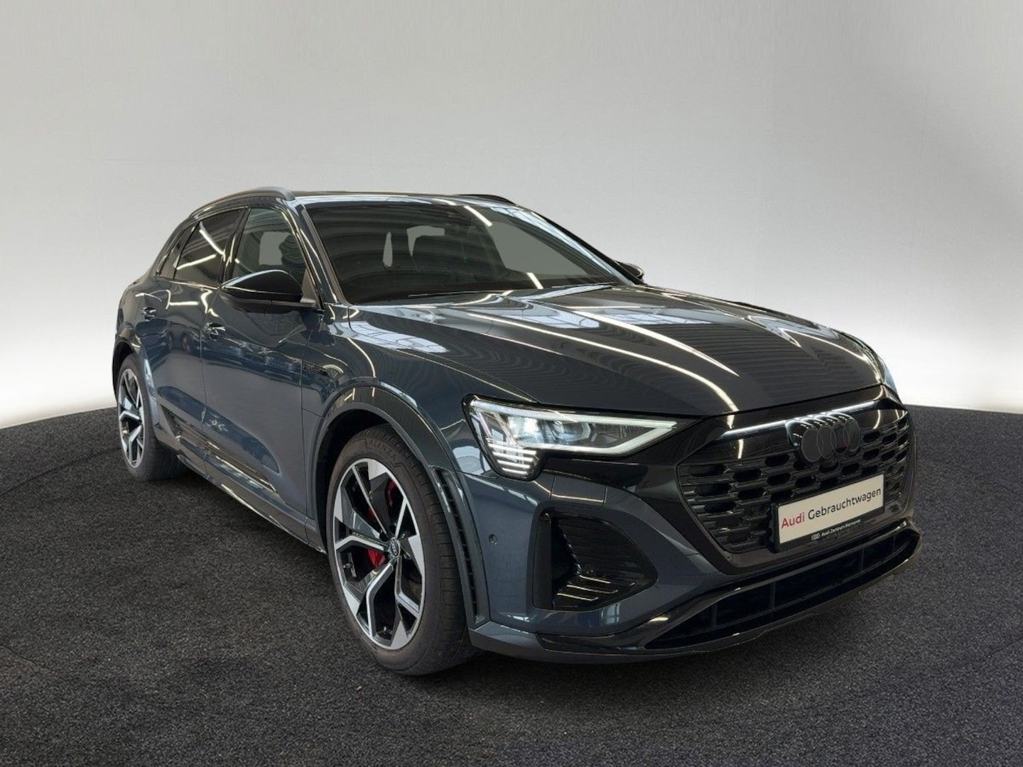 Bild über Audi SQ8 e-tron e-tron quattro - für weitere Informationen kontaktieren Sie den Audi Partner