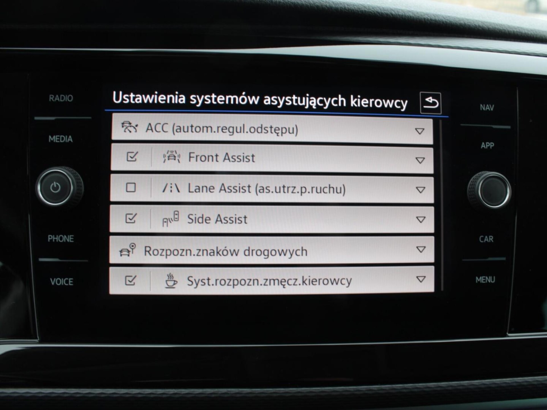 Volkswagen Caravelle 6.1 długi roztaw osi SE