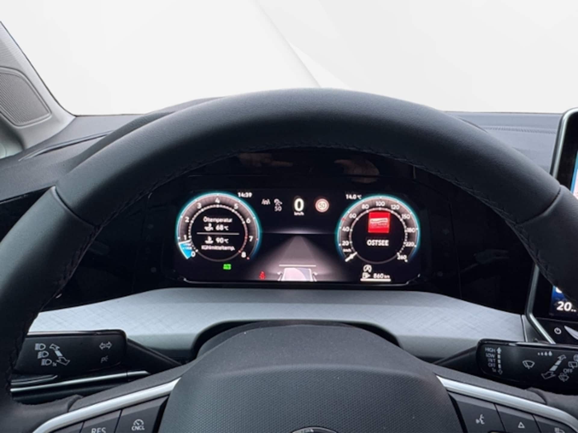 Volkswagen Golf Life