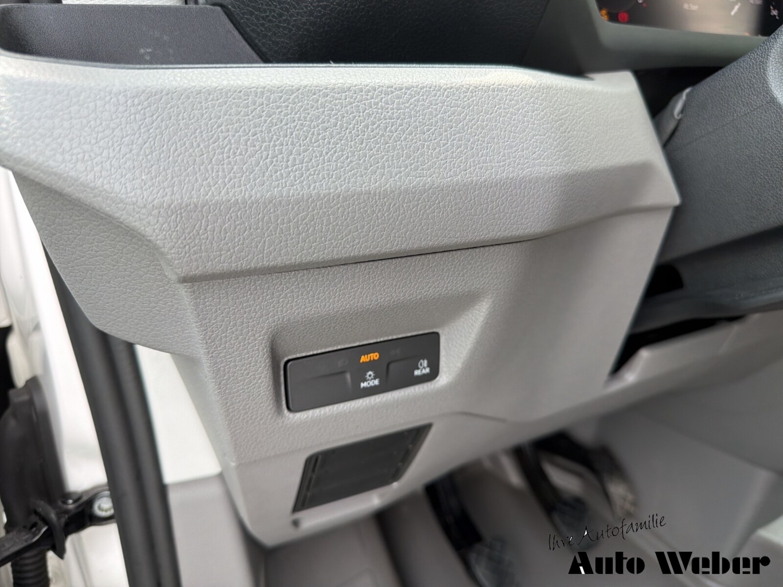 Volkswagen Crafter Kasten mittlerer Radstand – Bild 14