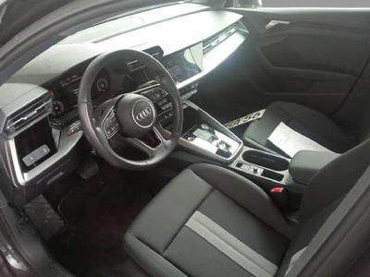 Bild über Audi A3 Sportback 30 TDI S tronic - für weitere Informationen kontaktieren Sie den Audi Partner