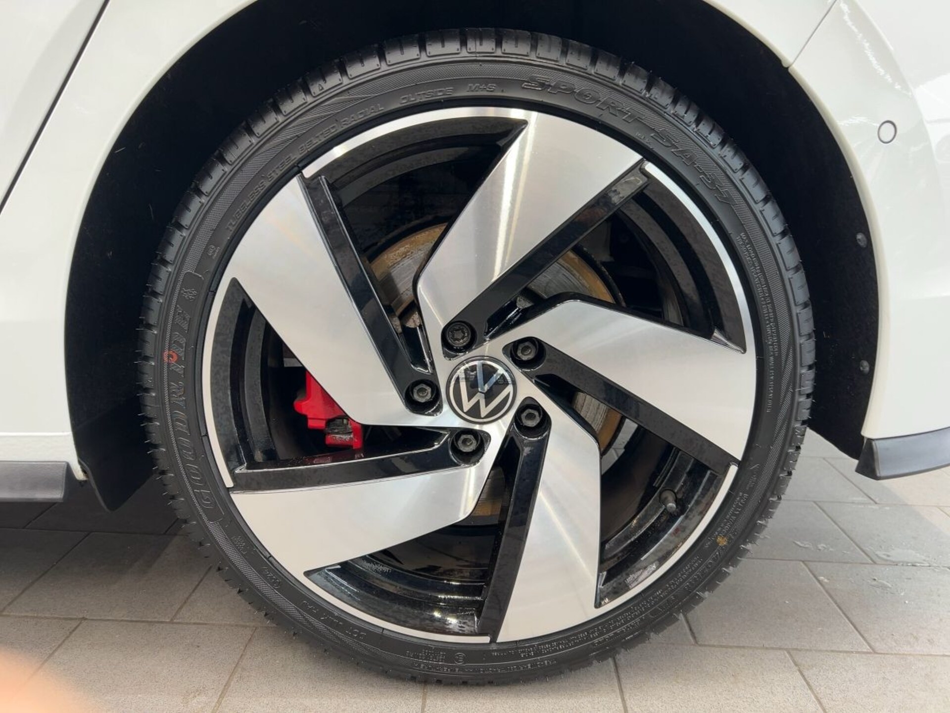 Volkswagen Golf GTI