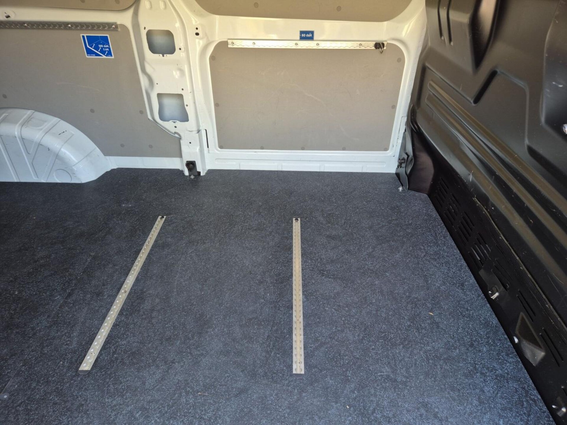 Volkswagen Transporter Kasten langer Radstand