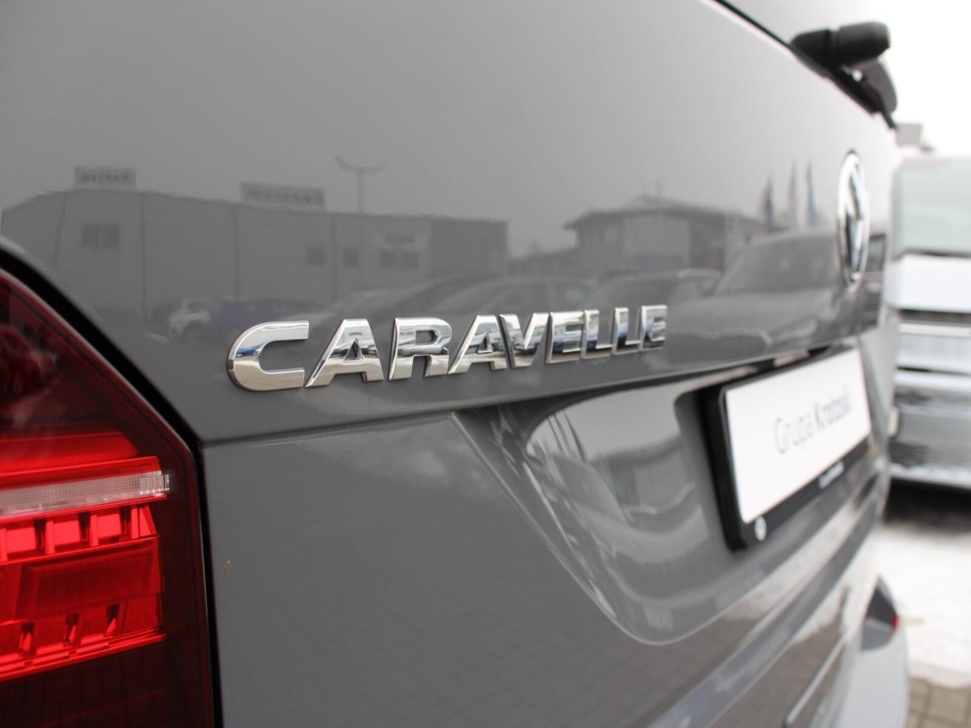 Volkswagen Caravelle 6.1 długi roztaw osi SE