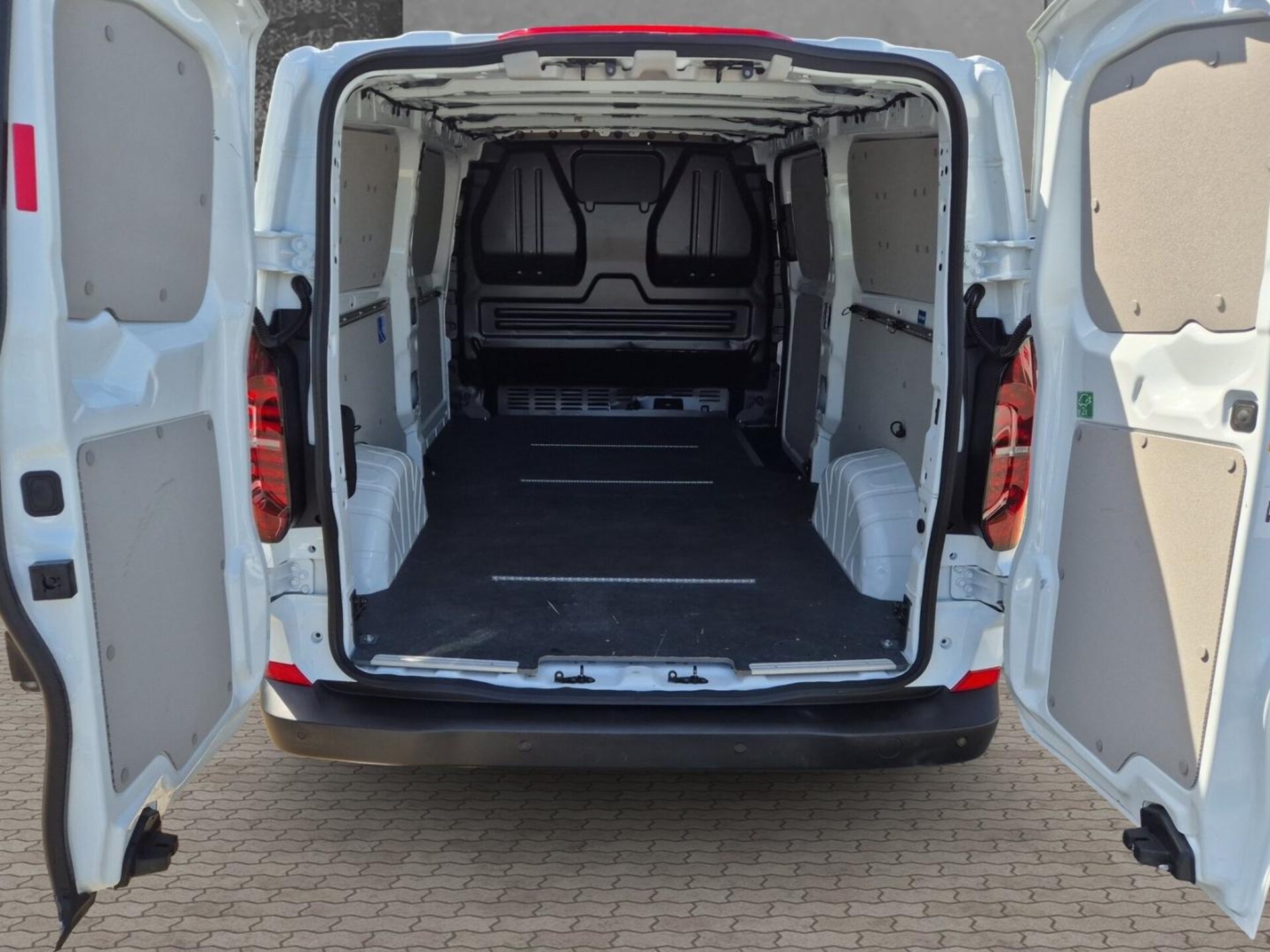 Volkswagen Transporter Kasten langer Radstand