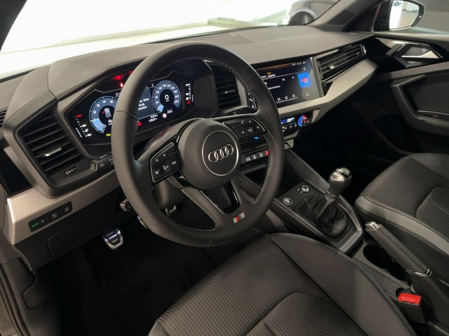 Bild über Audi A1 Sportback S line 30 TFSI Schaltgetriebe - für weitere Informationen kontaktieren Sie den Audi Partner
