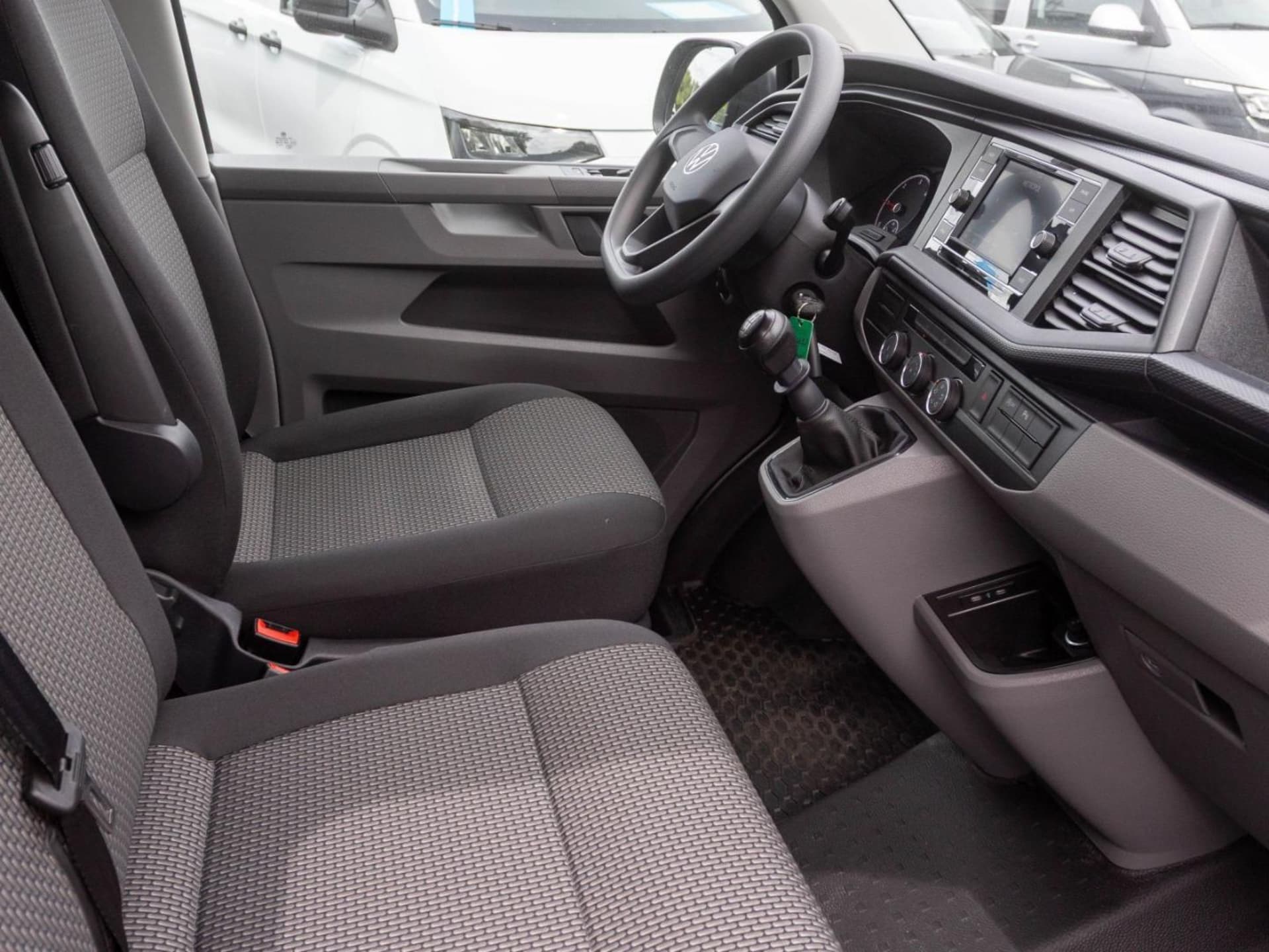 Volkswagen T6.1 Transporter Kasten langer Radstand