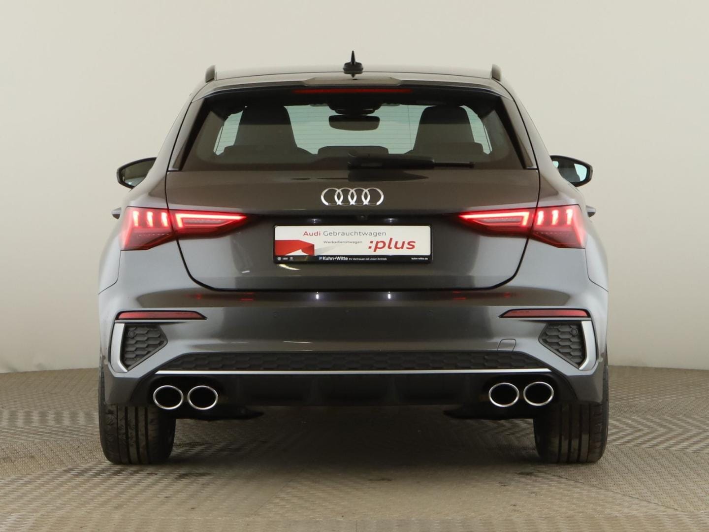 Bild über Audi S3 Sportback TFSI quattro S tronic - für weitere Informationen kontaktieren Sie den Audi Partner