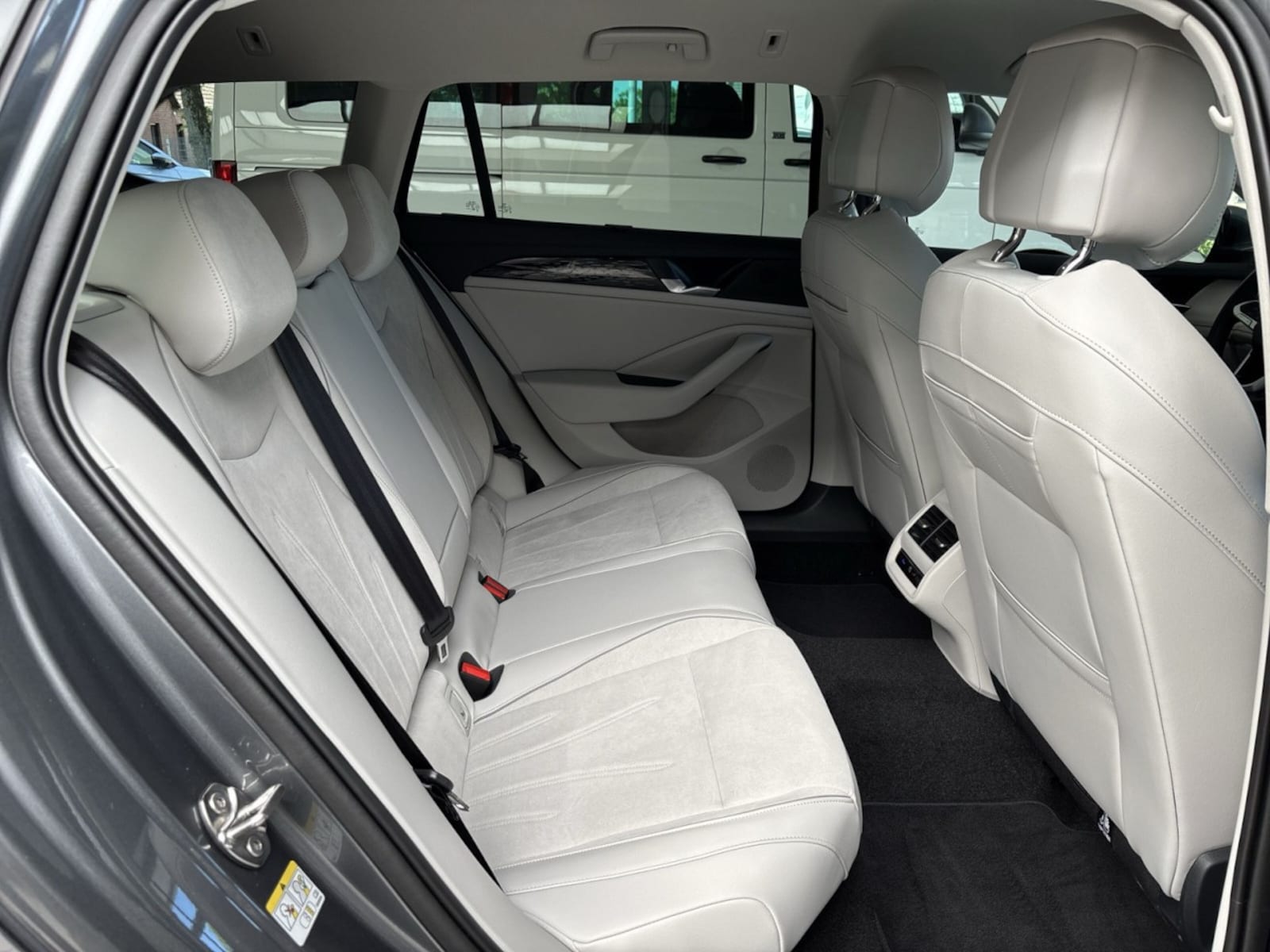 Volkswagen Passat – Bild 10