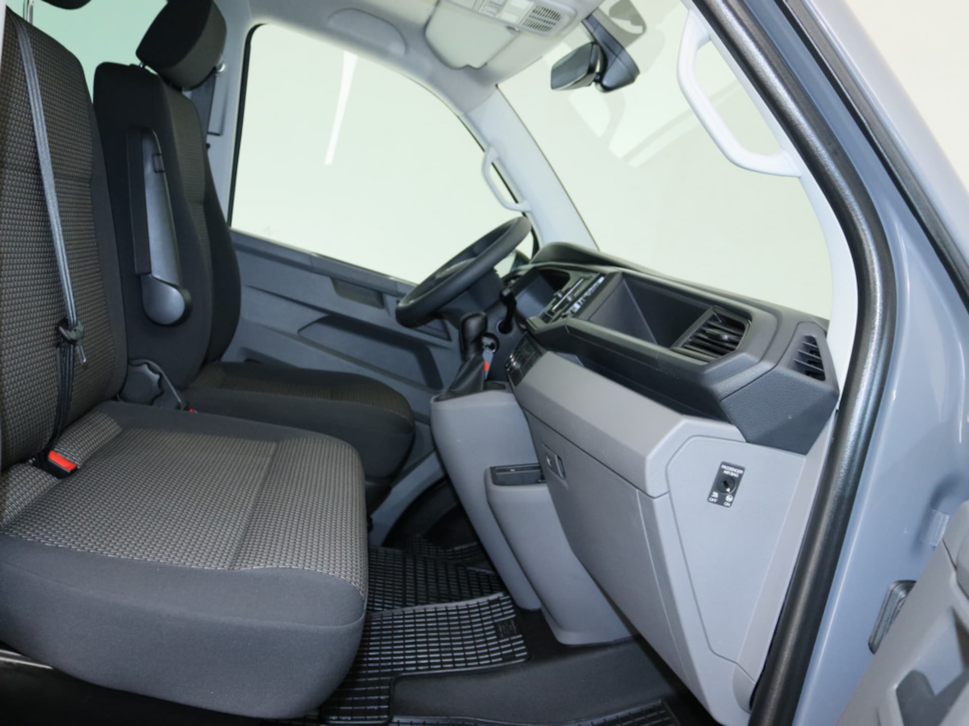 Volkswagen T6.1 Transporter Kombi langer Radstand