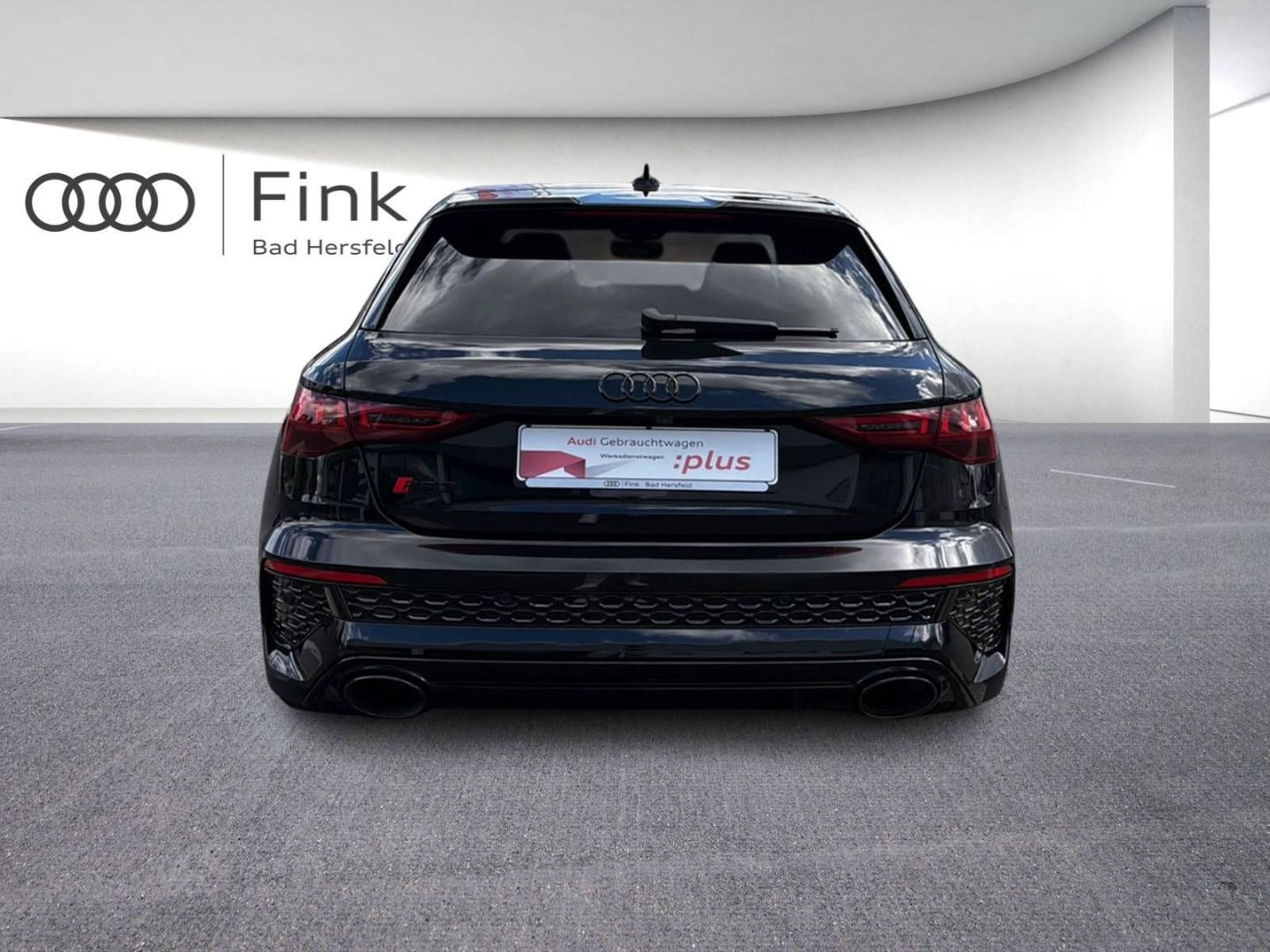 Bild über Audi RS 3 Sportback TFSI quattro S tronic - für weitere Informationen kontaktieren Sie den Audi Partner