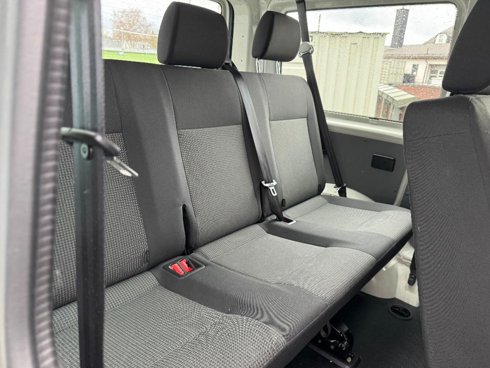 Volkswagen T6.1 Transporter Kombi kurzer Radstand – Bild 11